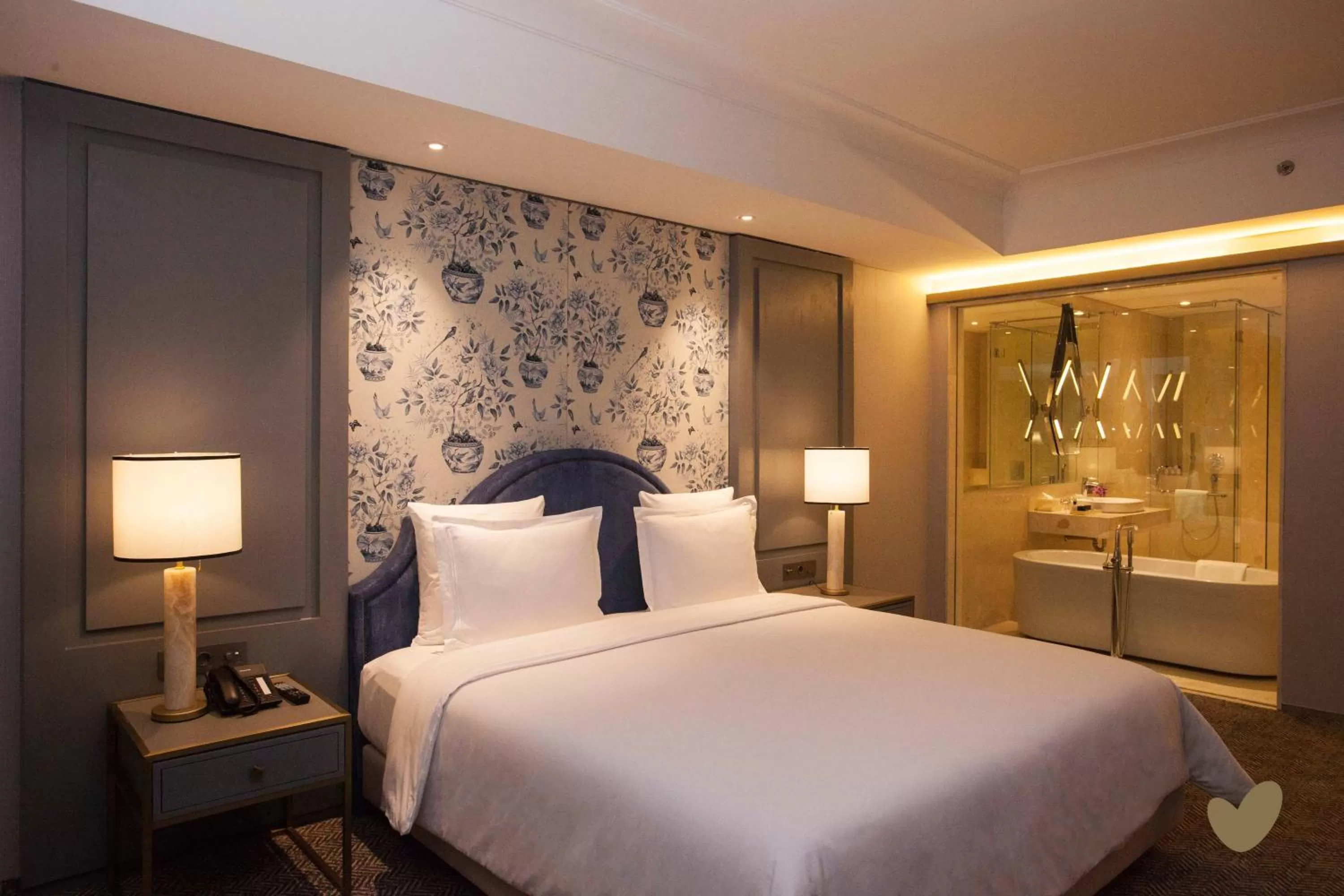 Bed in Goodrich Suites, Jakarta