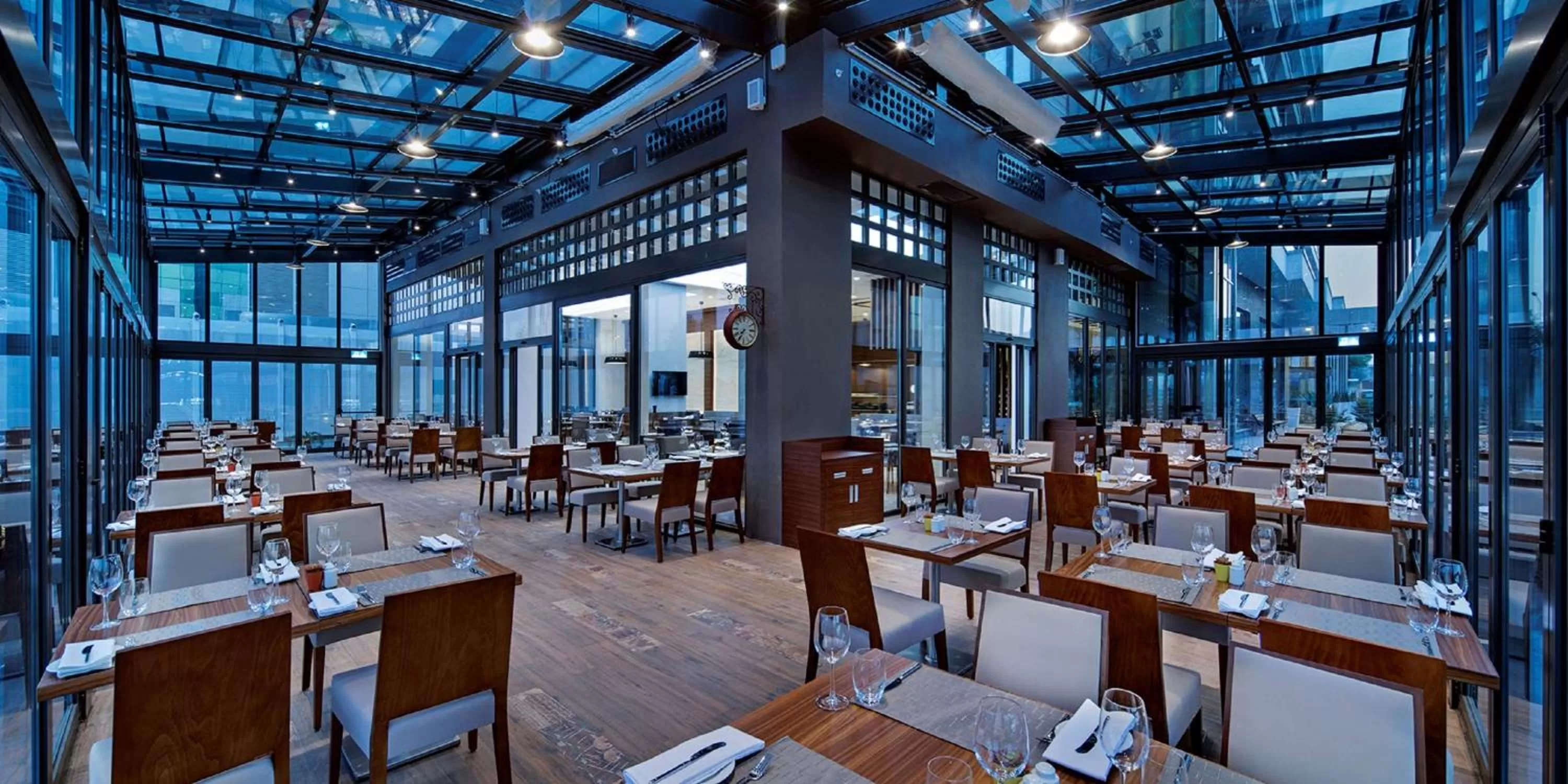 Restaurant/places to eat in Hilton Garden Inn Izmir Bayrakli