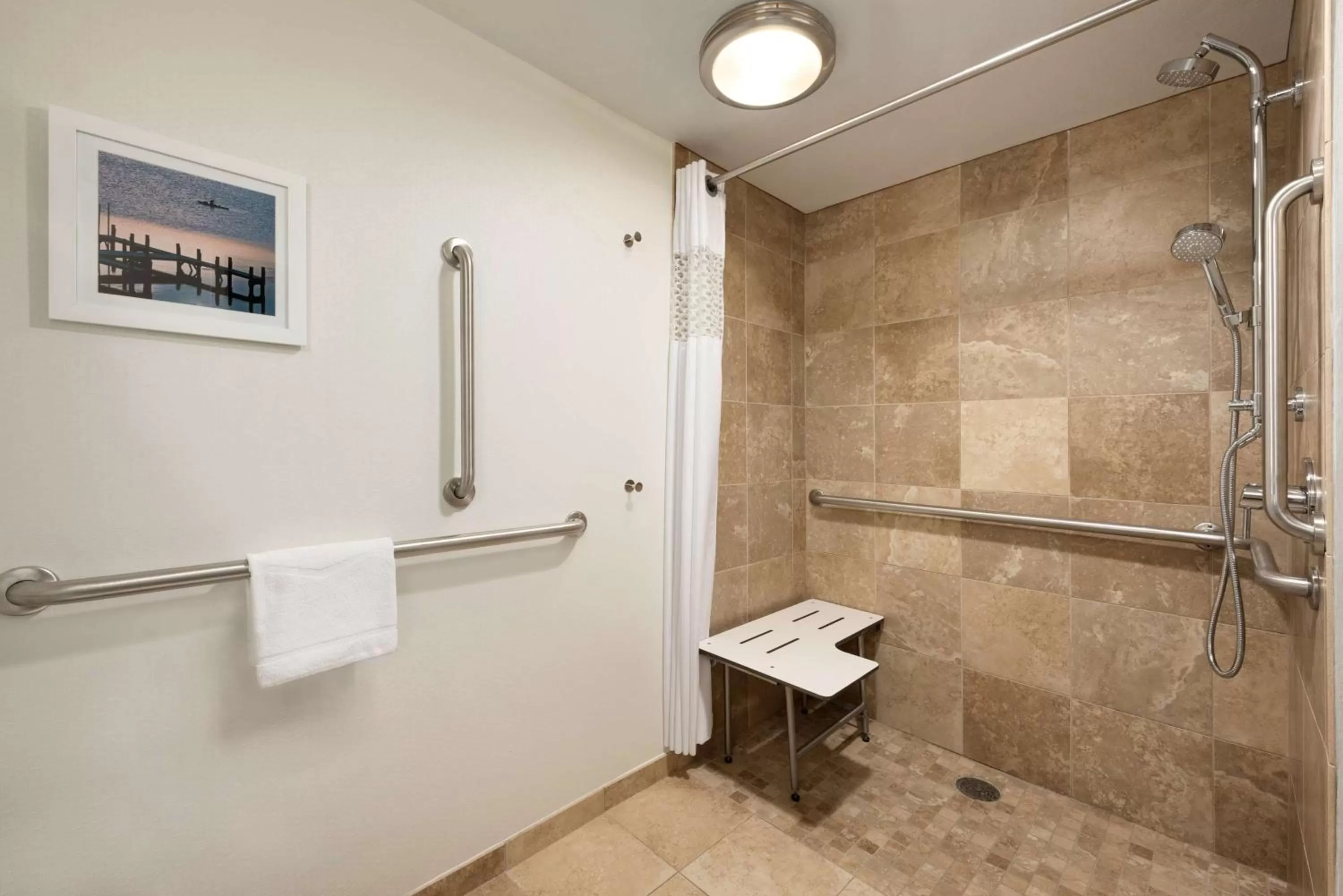 Queen Room with Roll in Shower  in Hampton Inn Appleton-Fox River Mall Area