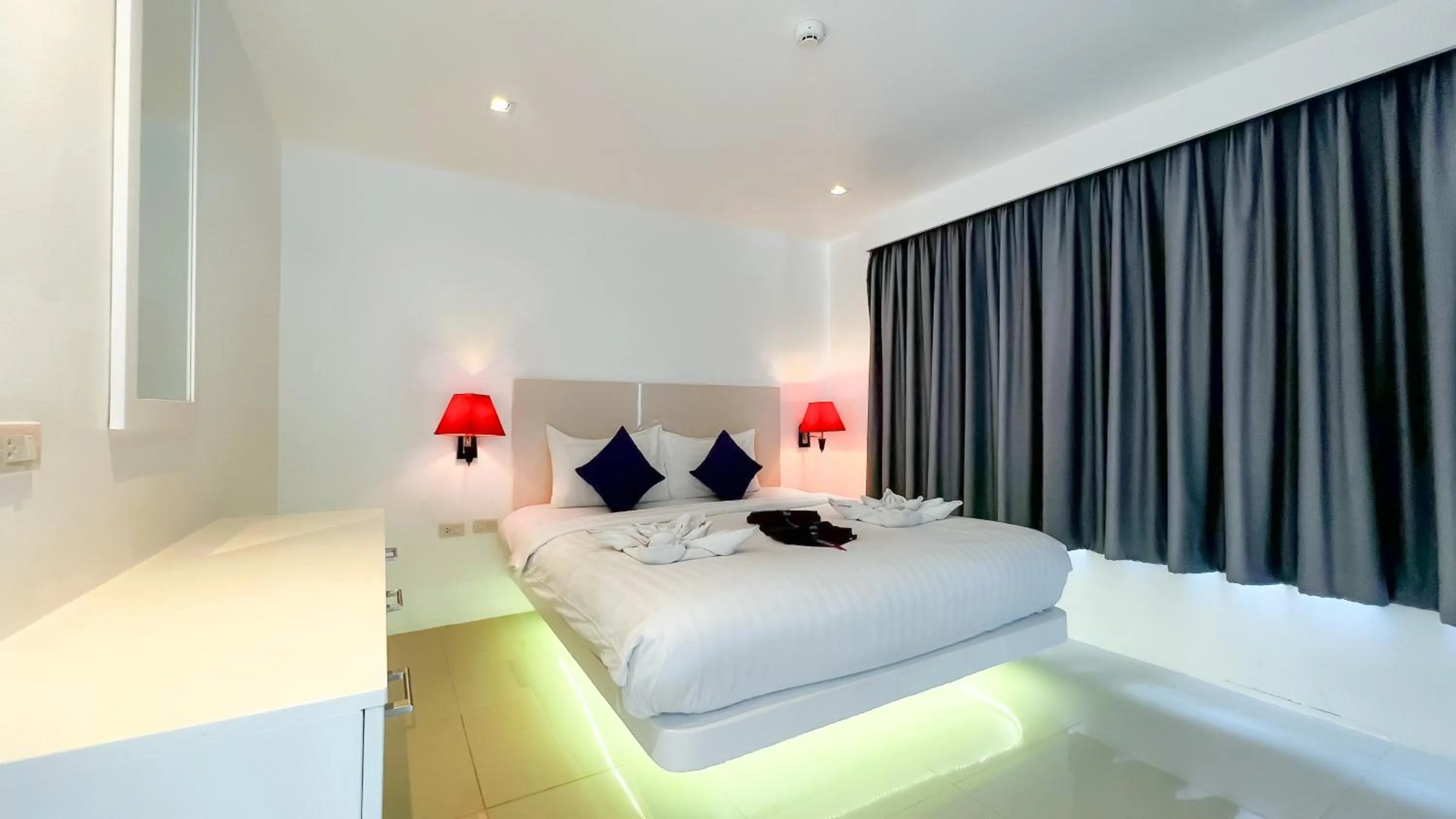 Bed in Grand Sunset Hotel Phuket