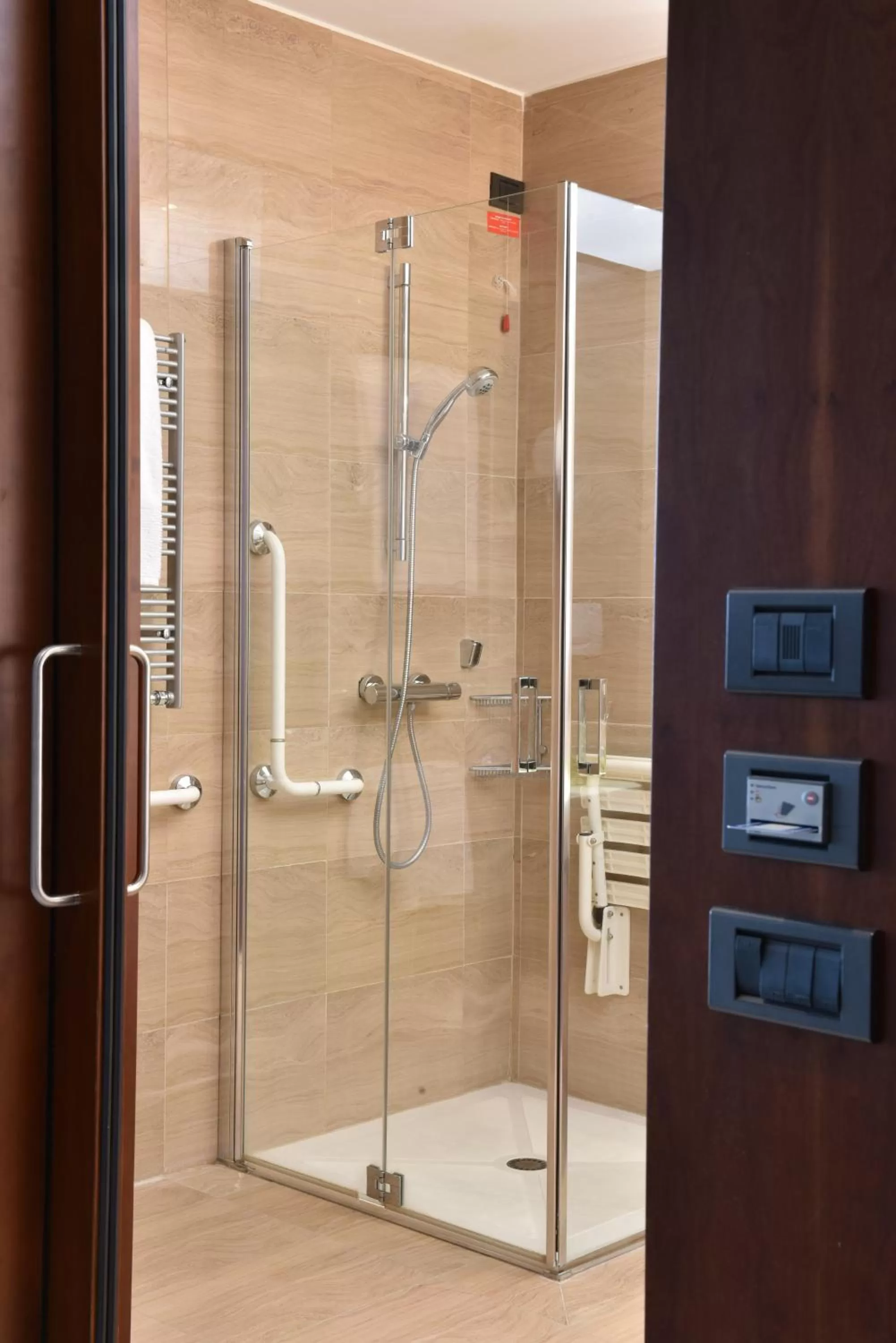 Shower in DoubleTree by Hilton Turin Lingotto