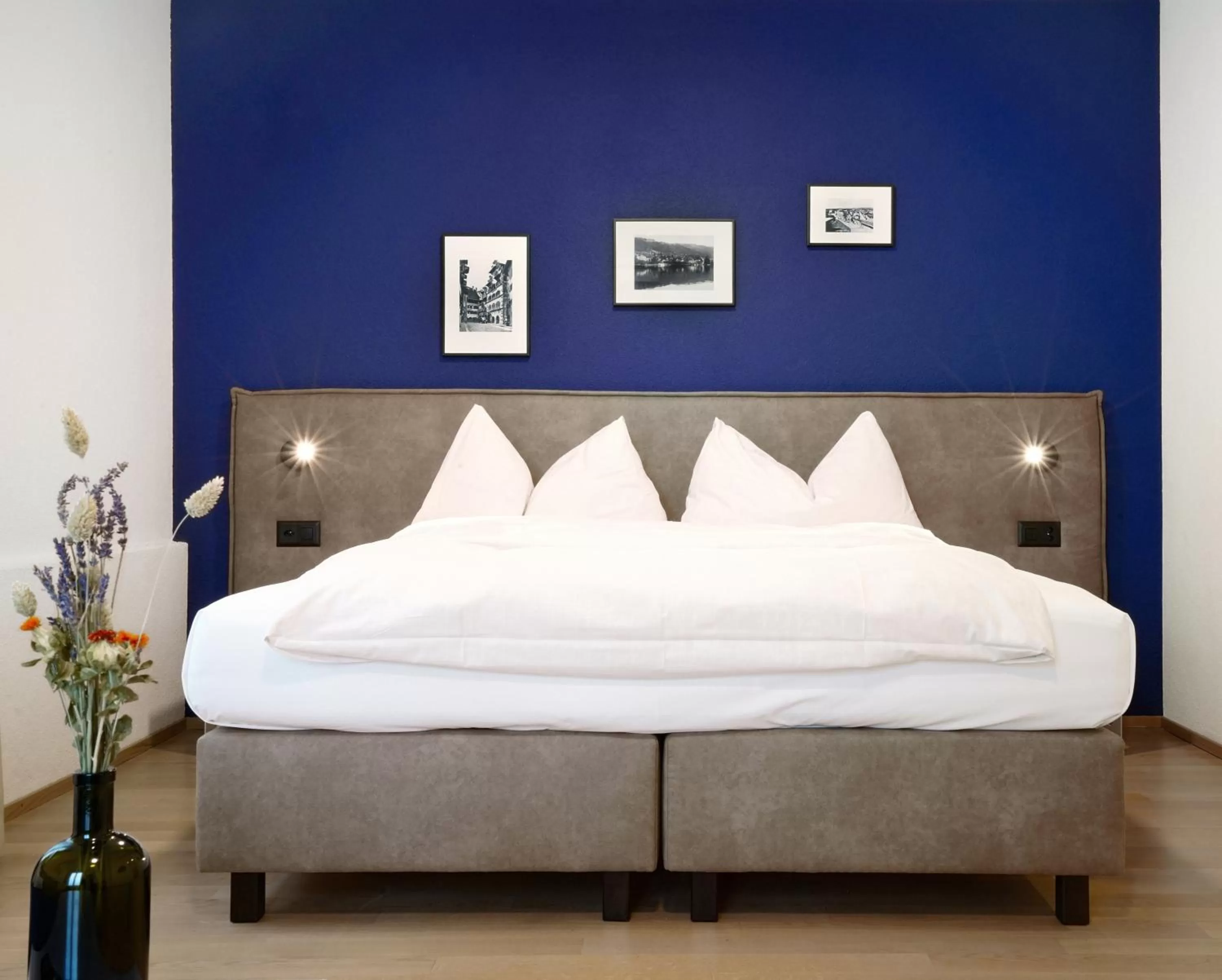 Photo of the whole room, Bed in Hotel Zugertor