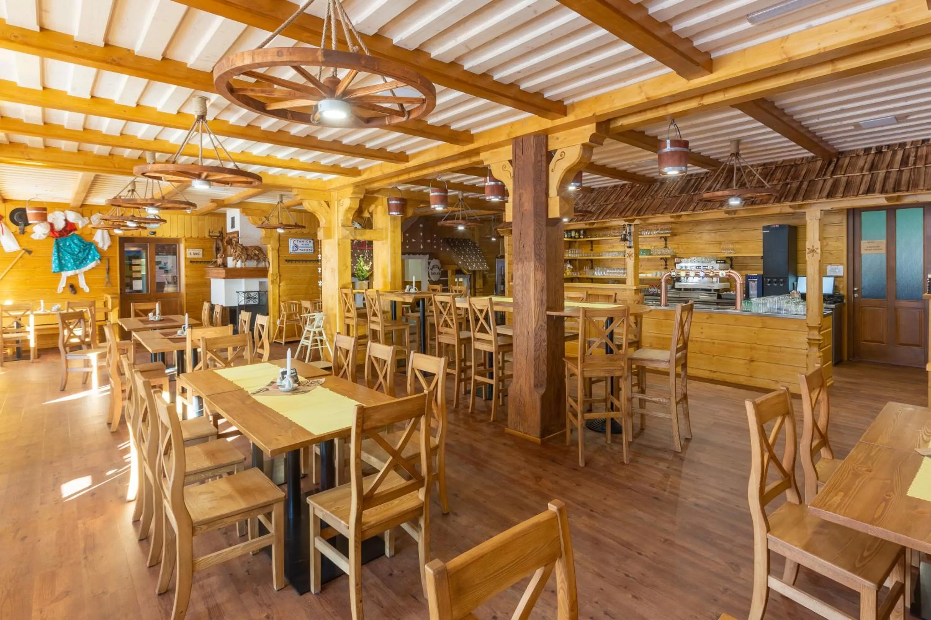 Restaurant/places to eat in Relax hotel Valaška