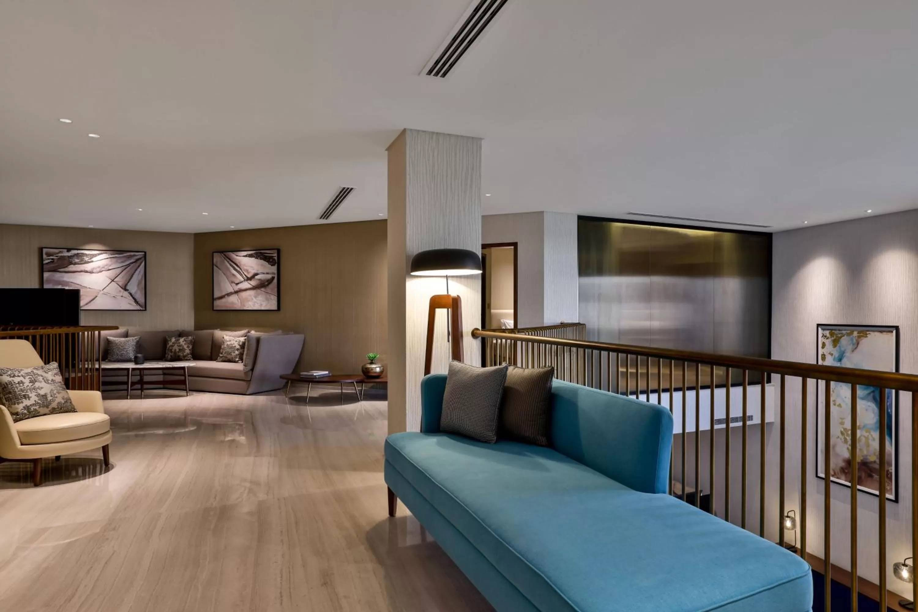 Living room in Le Méridien Dubai Hotel & Conference Centre