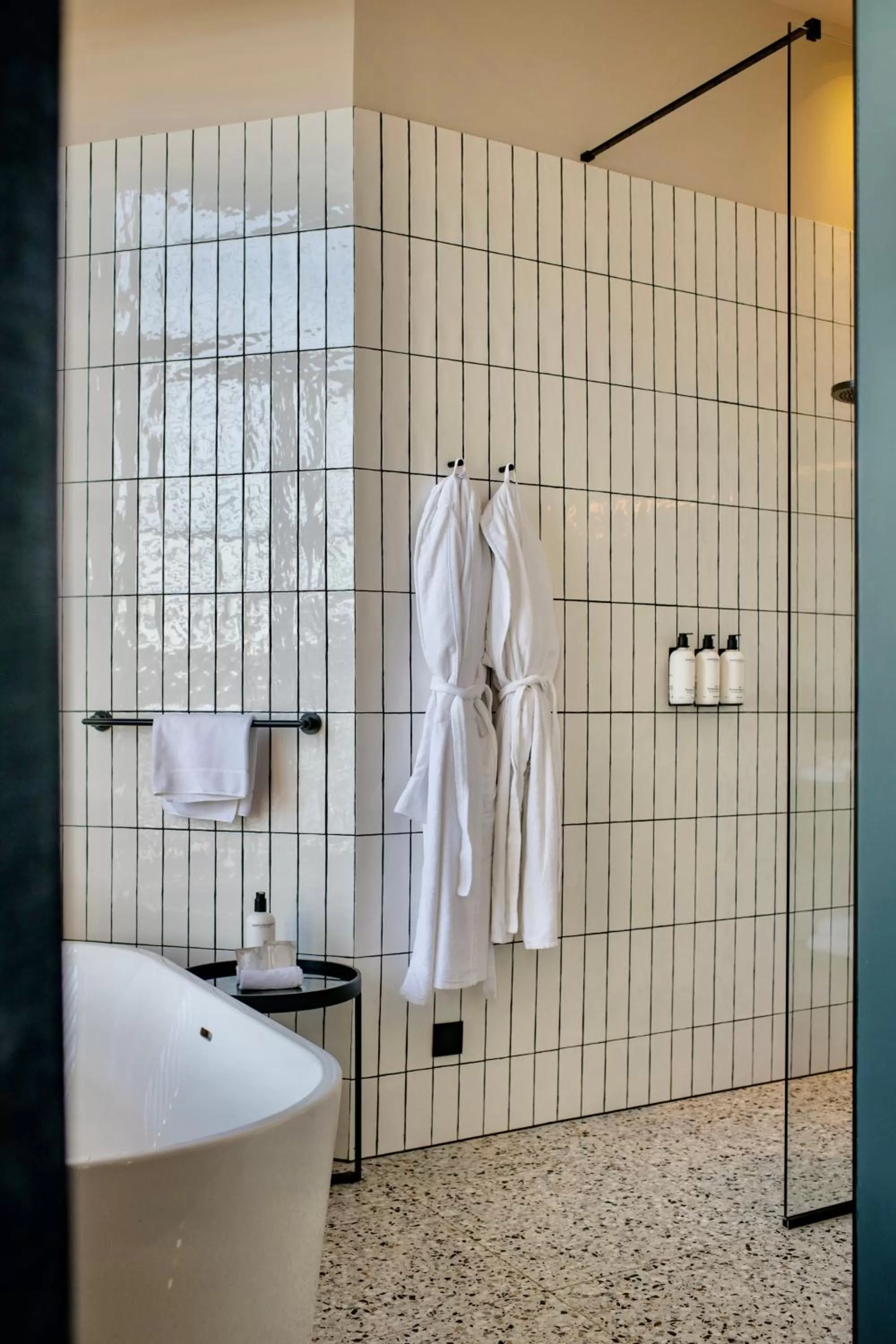 Bath in U Eat & Sleep Antwerp