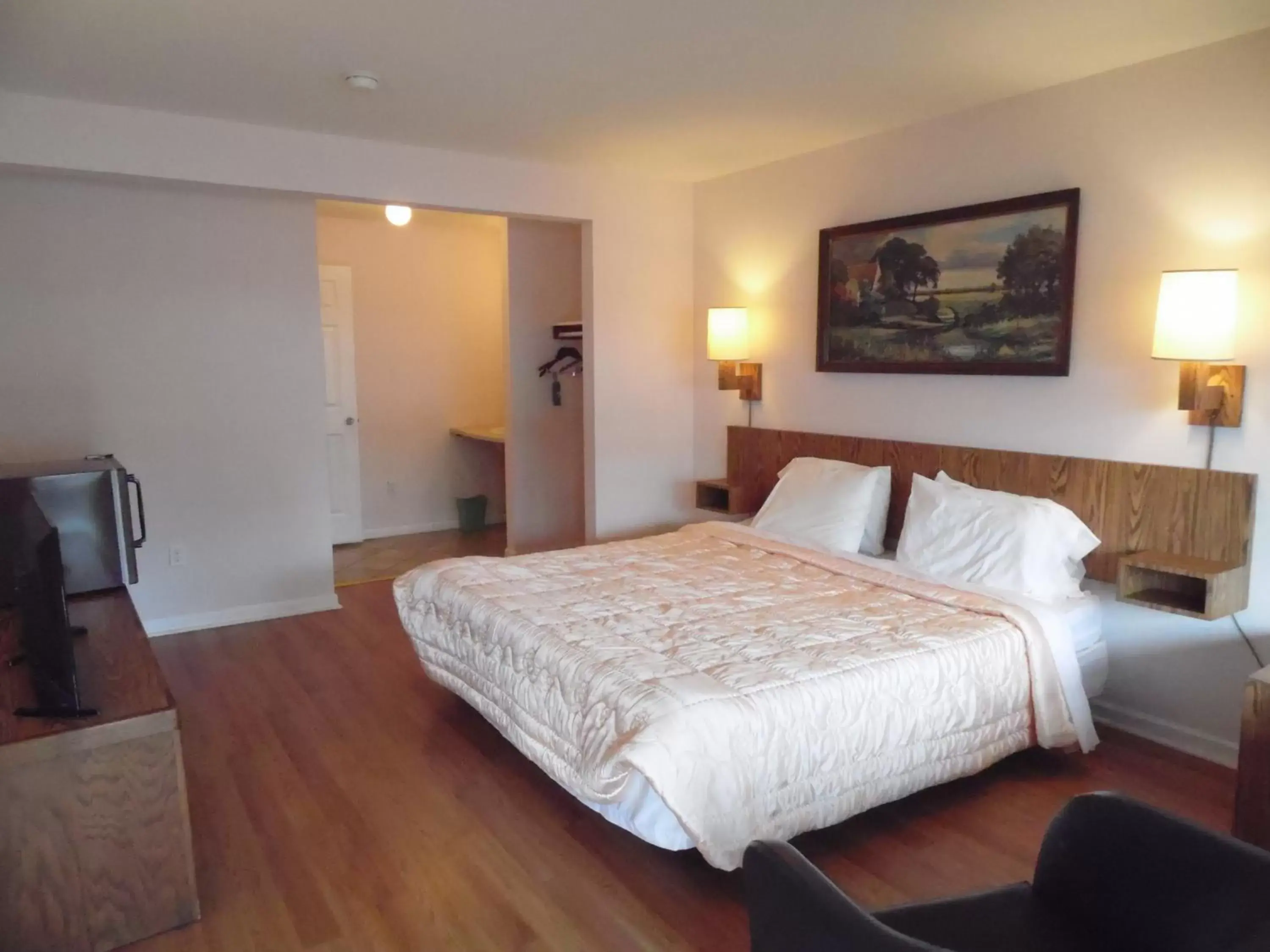 King Room in Glenwood Inn - Stroudsburg King Room in Glenwood Inn - Stroudsburg