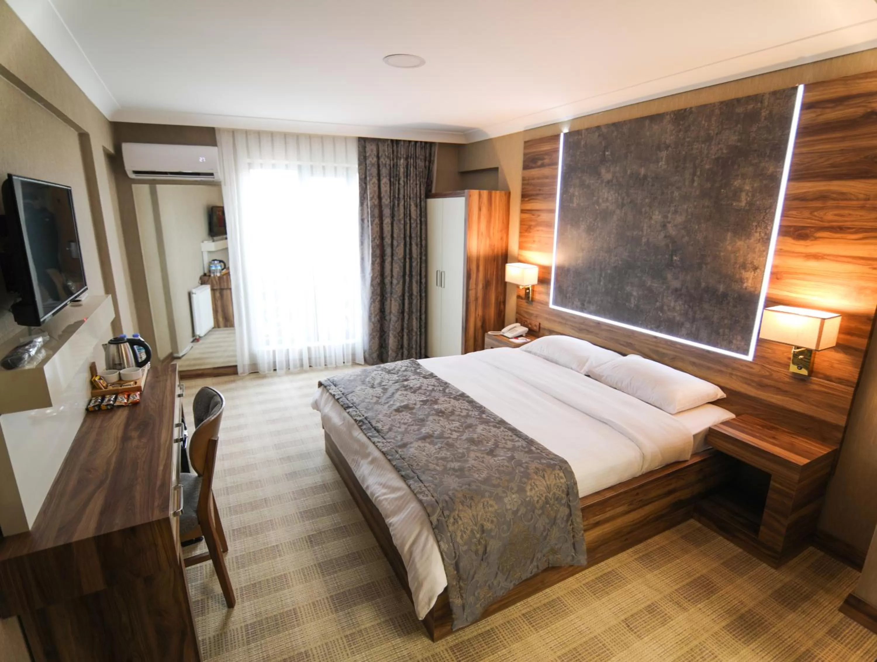 Photo of the whole room, Bed in Marbes HOTEL