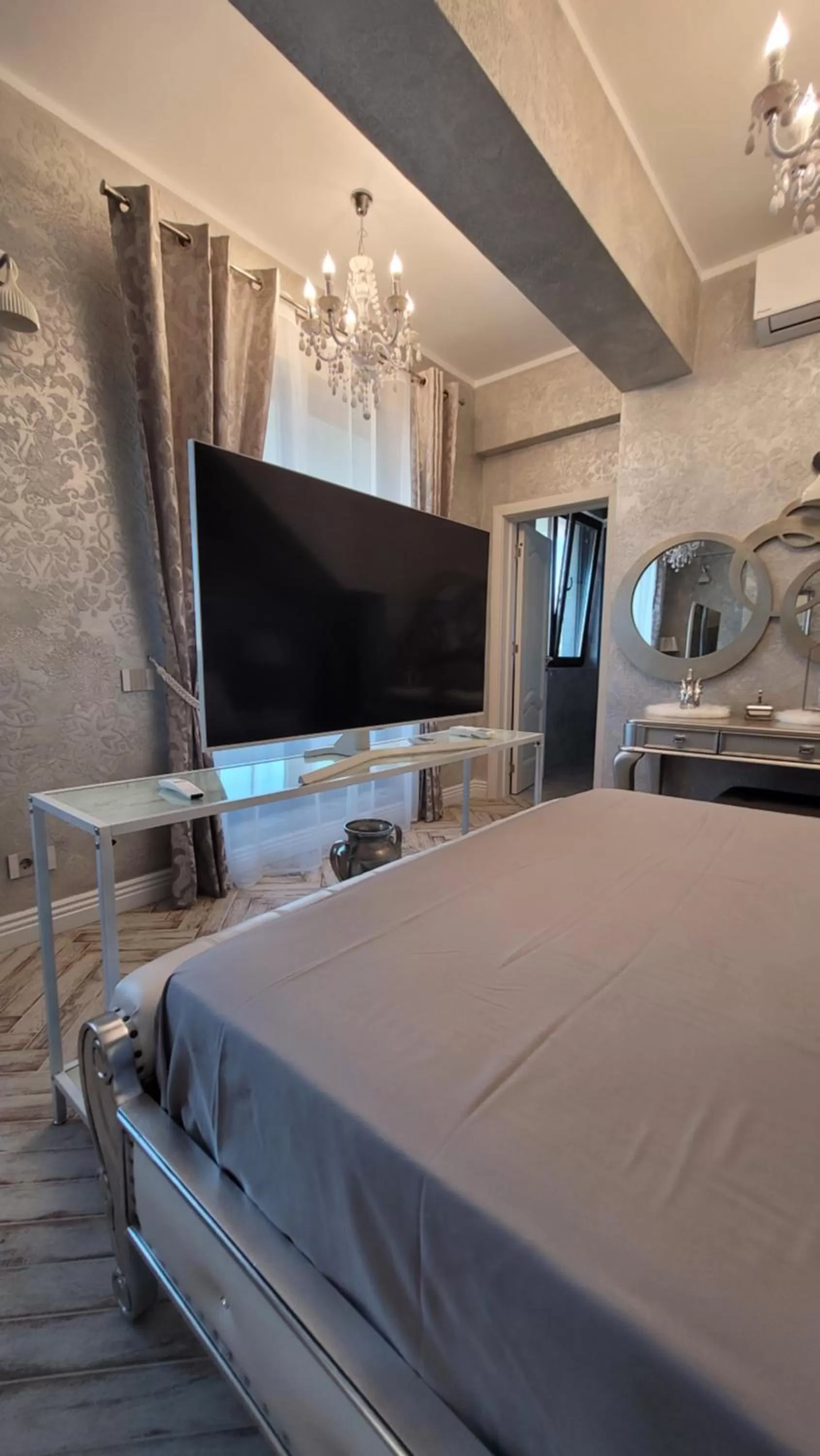 TV and multimedia, TV/Entertainment Center in Terrace Suites Iasi