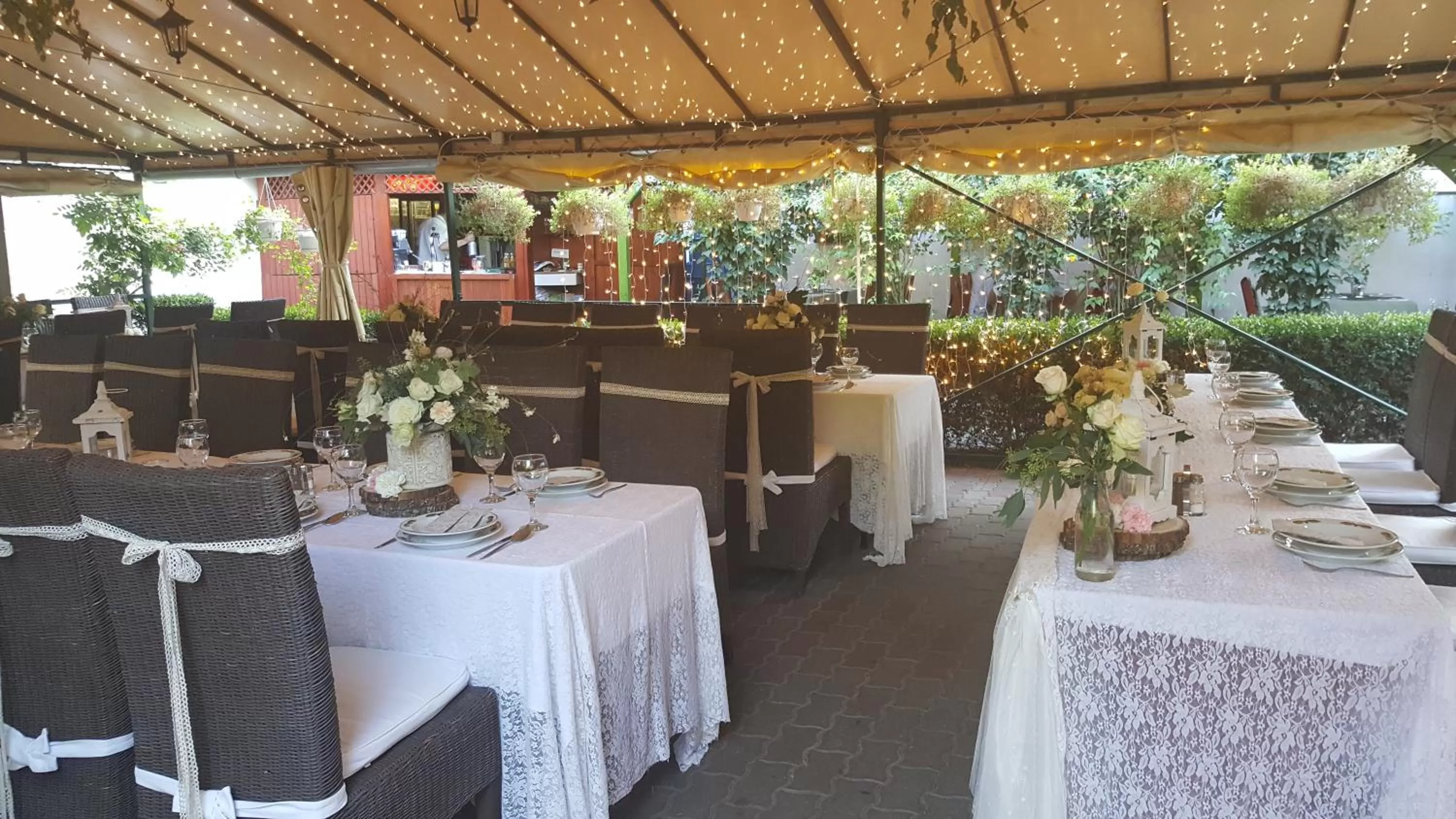 Restaurant/places to eat in Illés Hotel