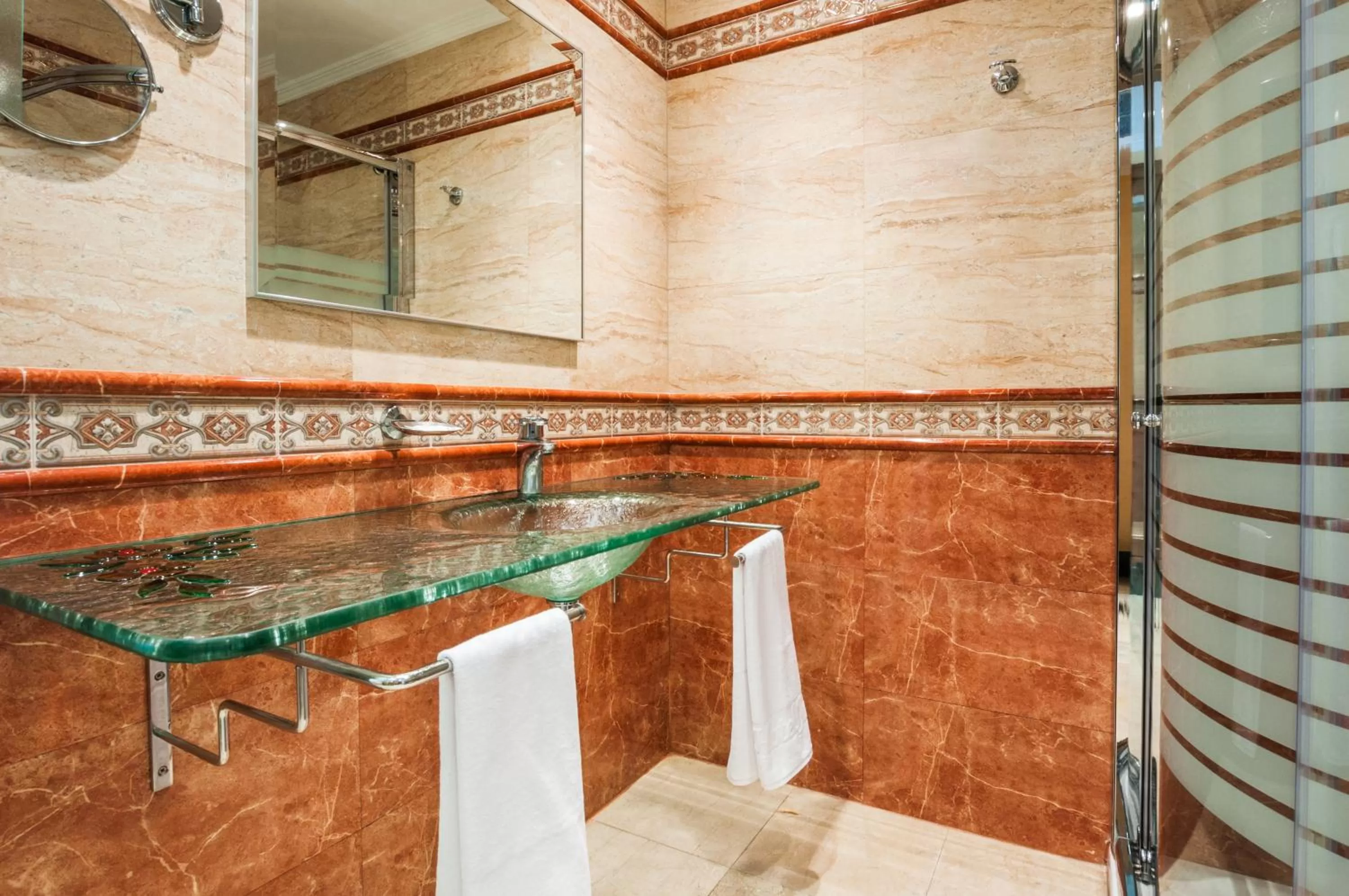 Bathroom in Hotel Julia