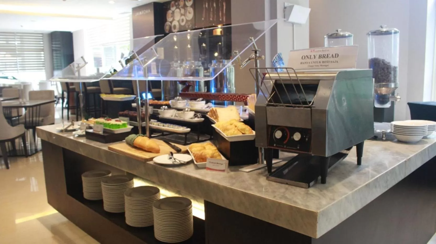 Restaurant/places to eat in Swiss-Belinn Tunjungan Surabaya