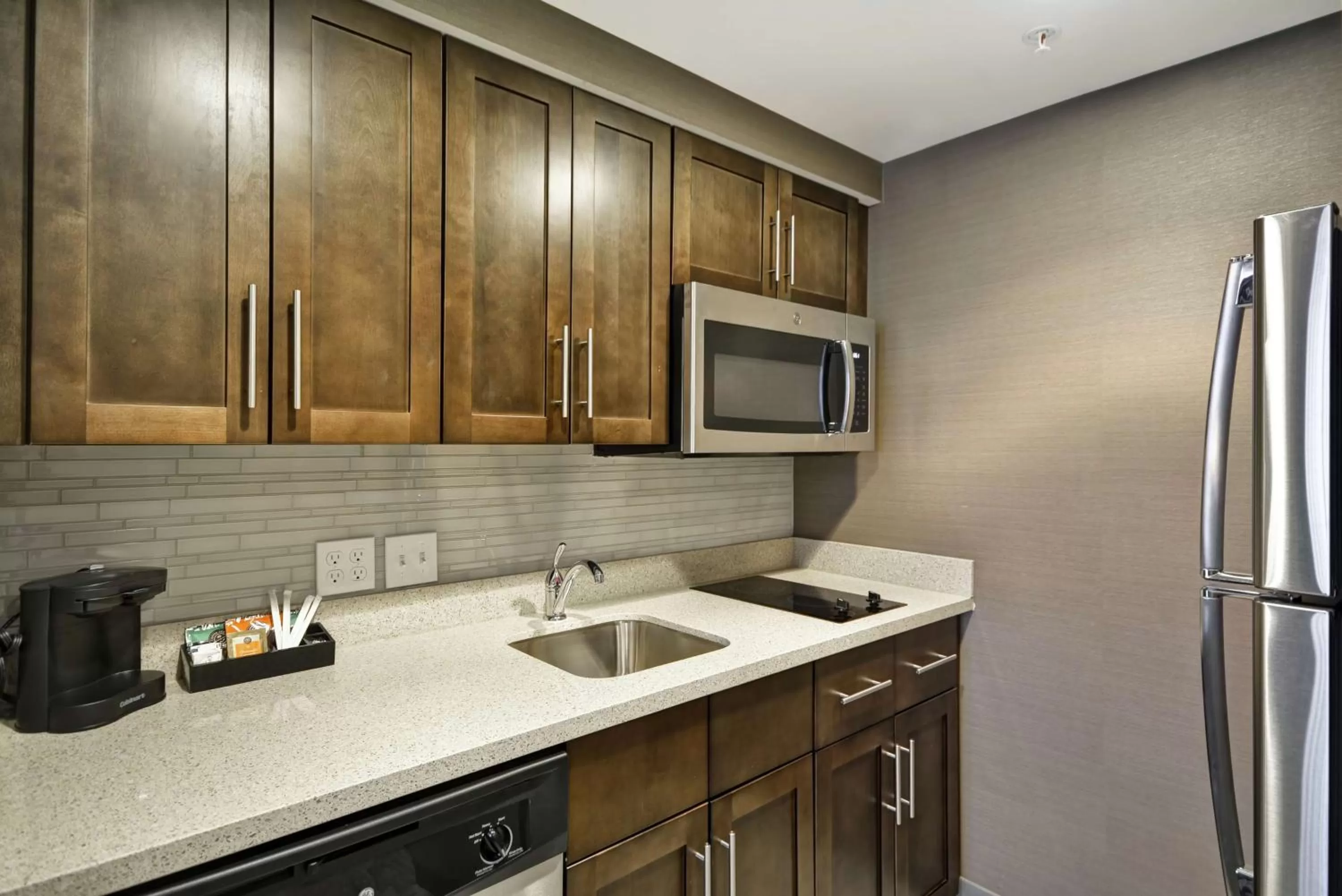 Kitchen or kitchenette in Homewood Suites By Hilton Warren Detroit
