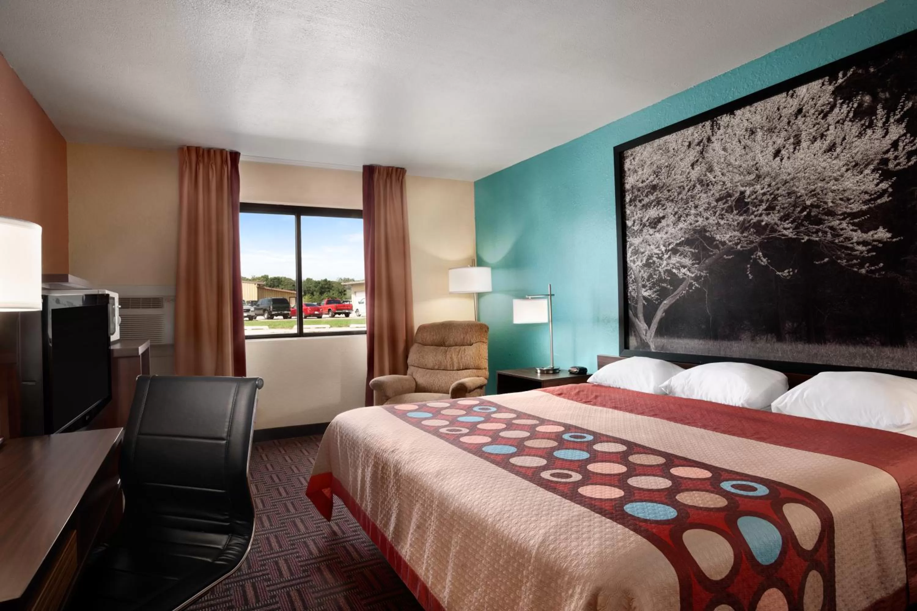 Bedroom in Super 8 by Wyndham Effingham