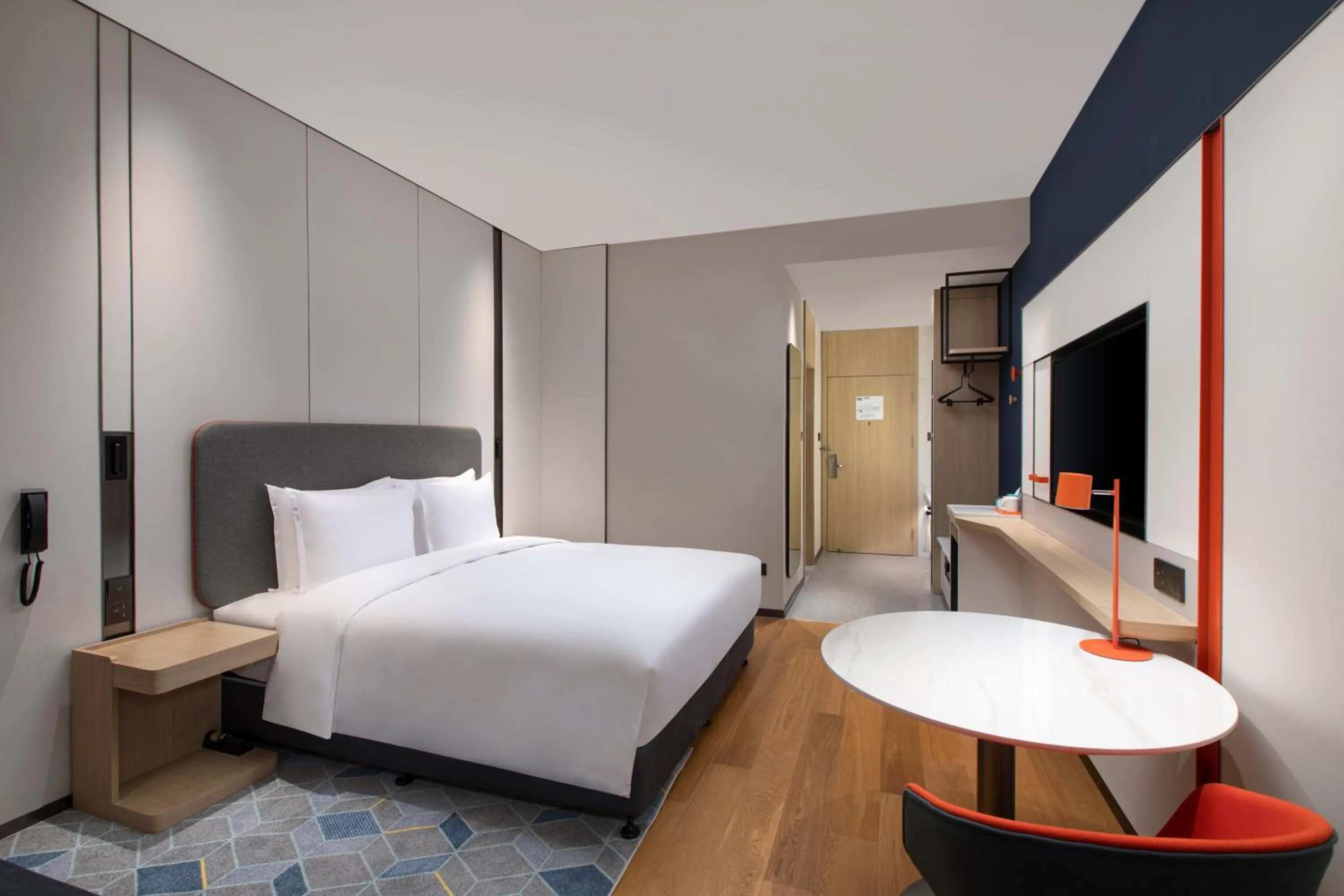 Photo of the whole room, Bed in Holiday Inn Express Beijing Yizhuang Center by IHG