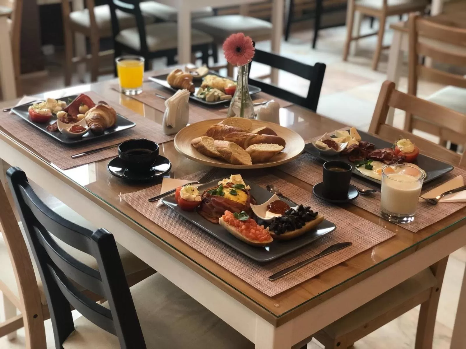 Food and drinks in Hotel Continental City Center