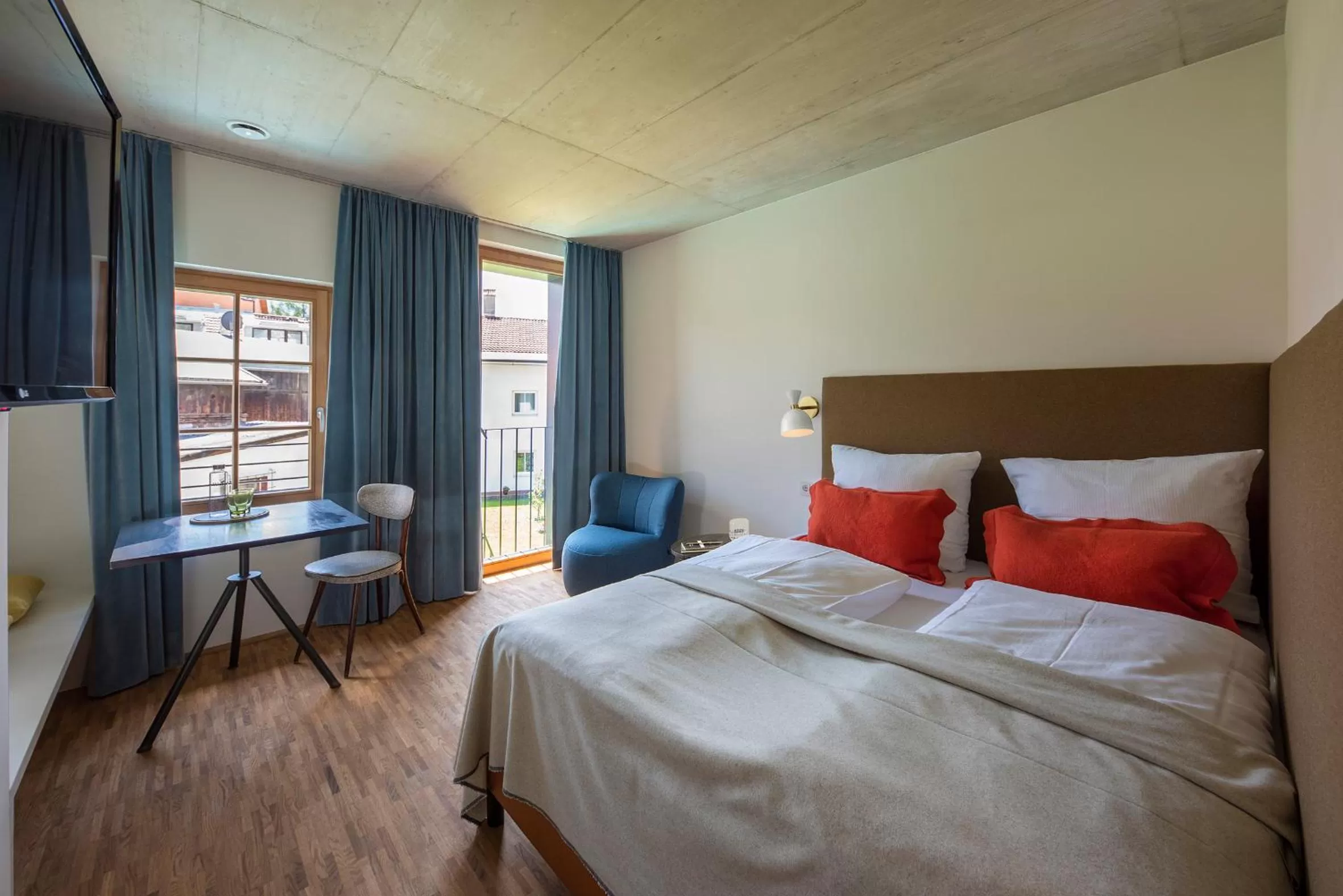 Bed in pradl elf my- apartment