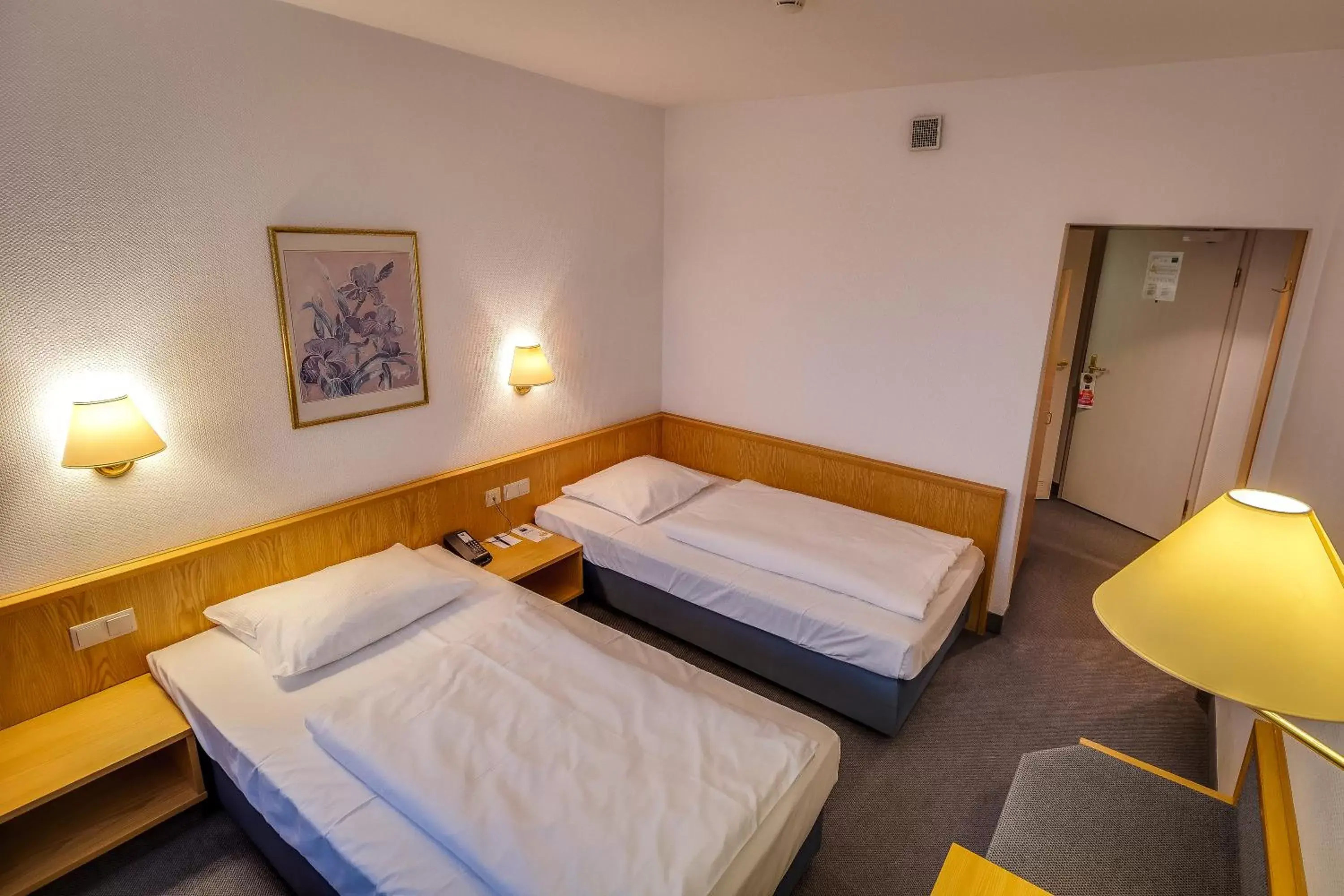 Economy Twin Room in Congress Hotel Chemnitz Economy Twin Room in Congress Hotel Chemnitz