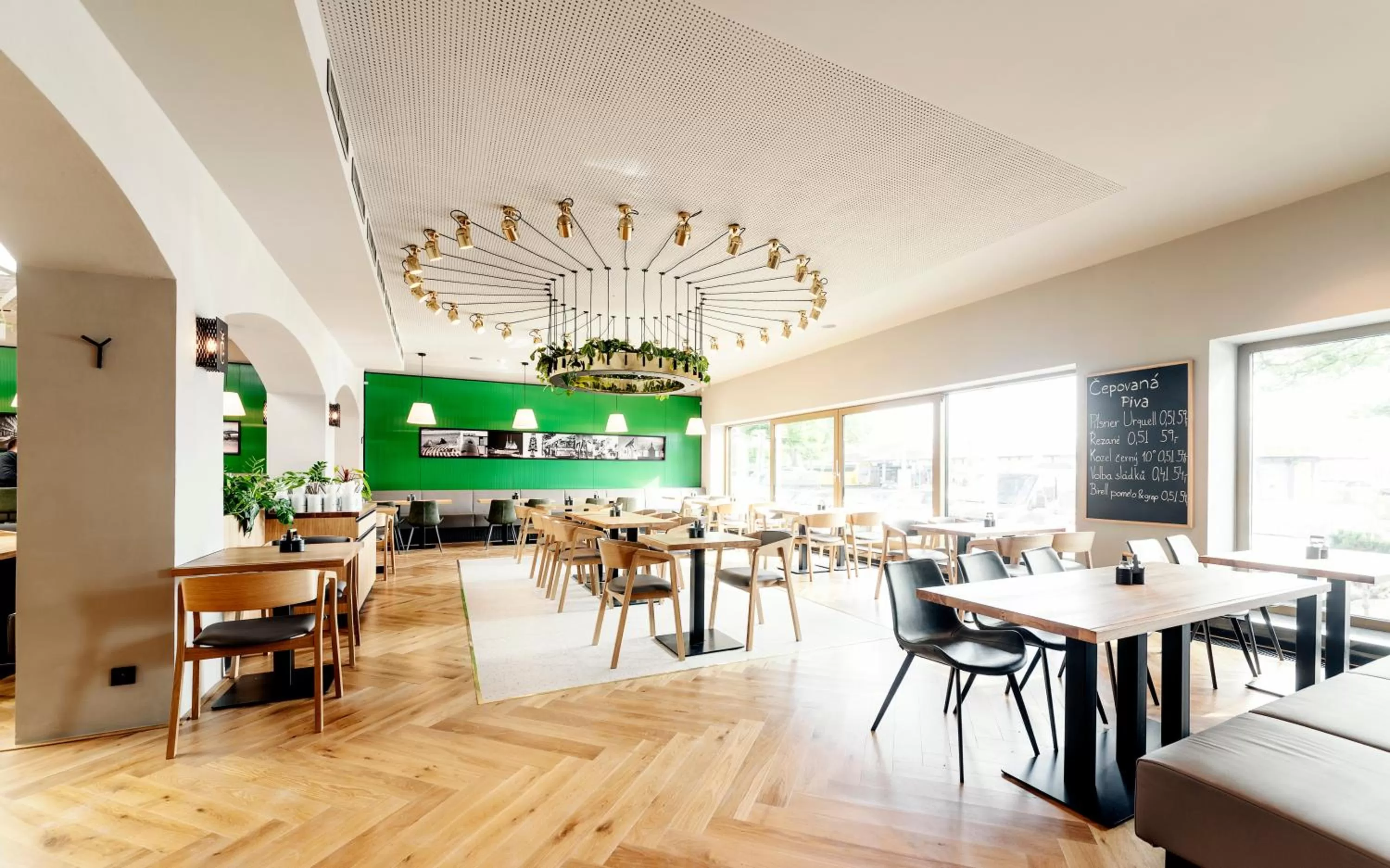 Restaurant/places to eat in Grandhotel Brno