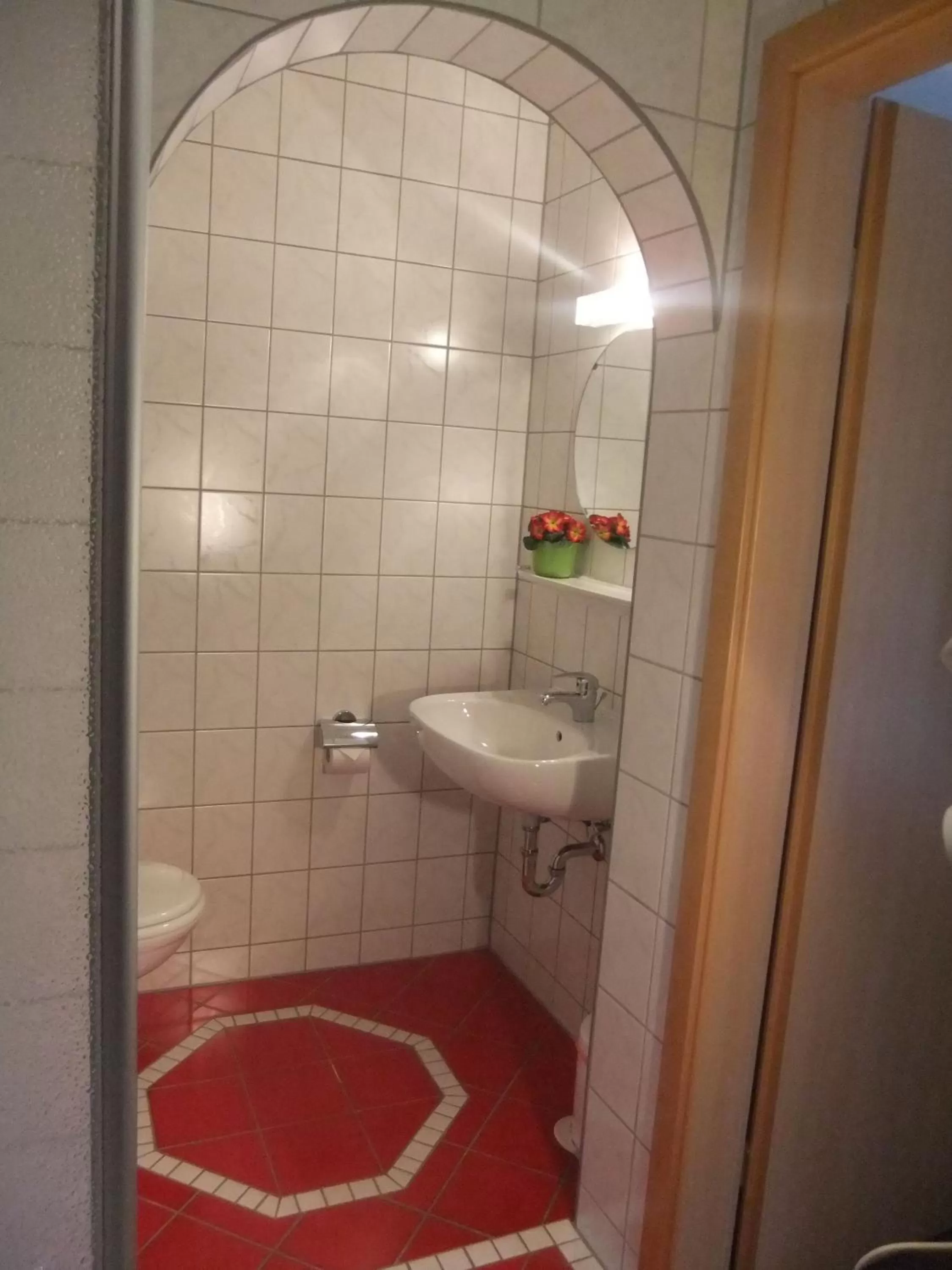 Bathroom in Zur Edlen Krone