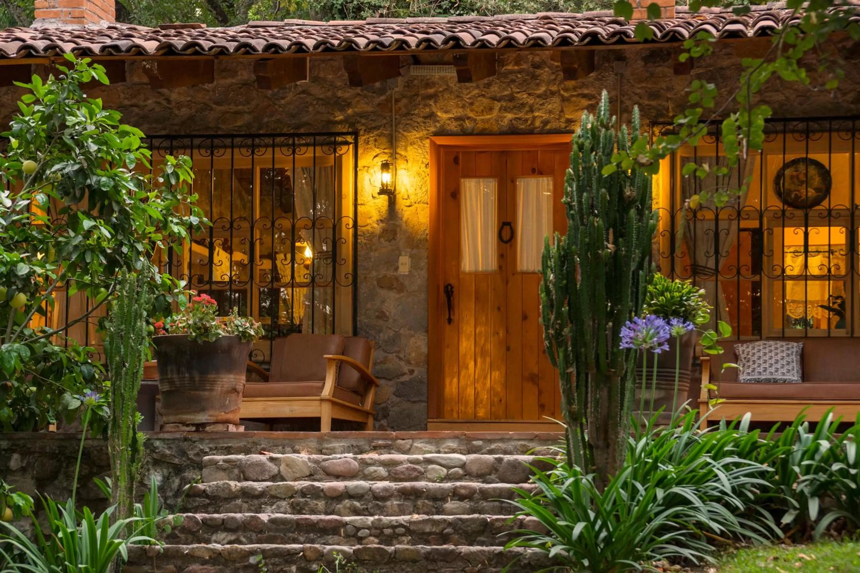 Facade/entrance in Hotel Rancho San Cayetano