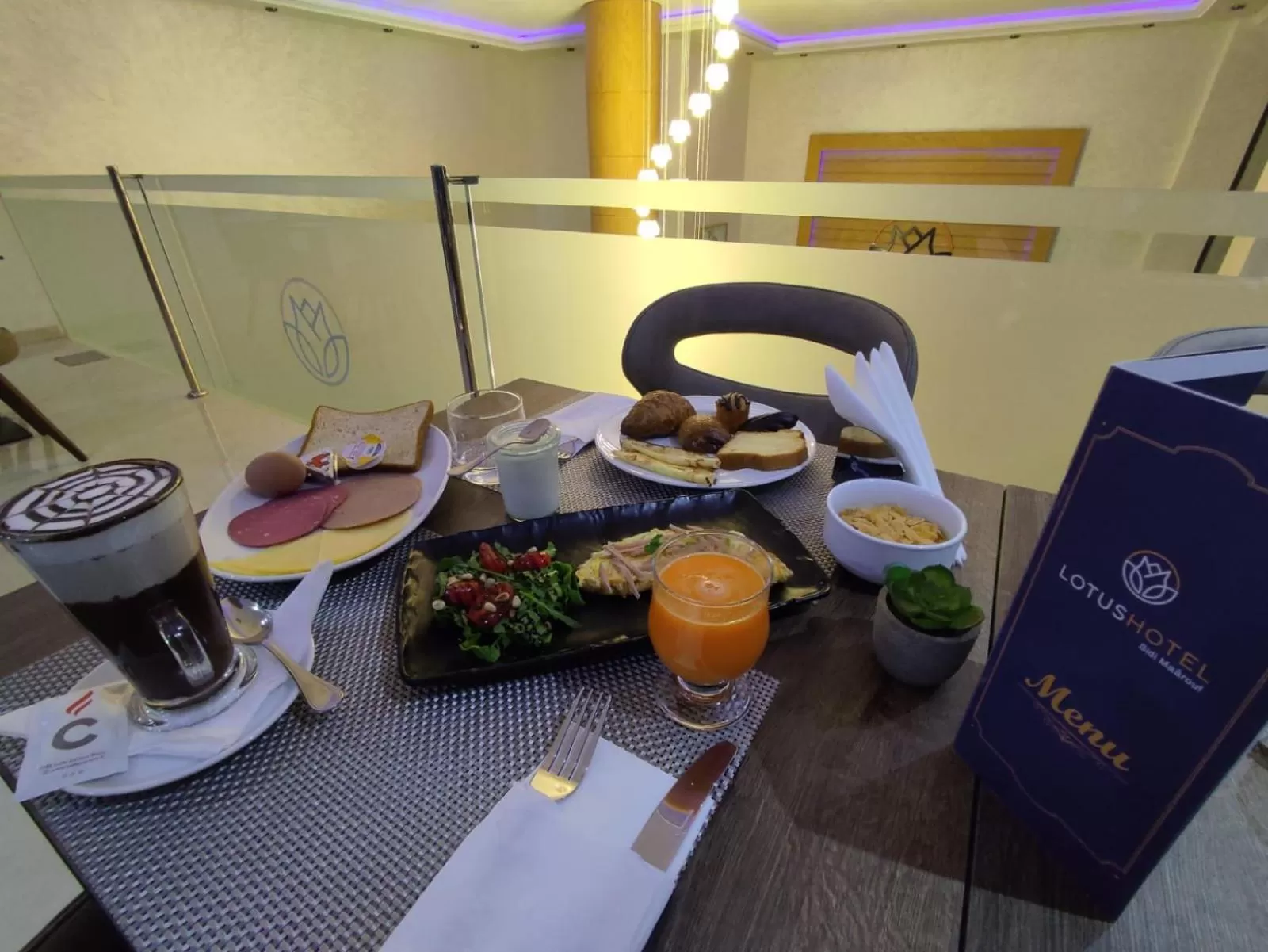 Food and drinks in LOTUS HOTEL Casanearshore