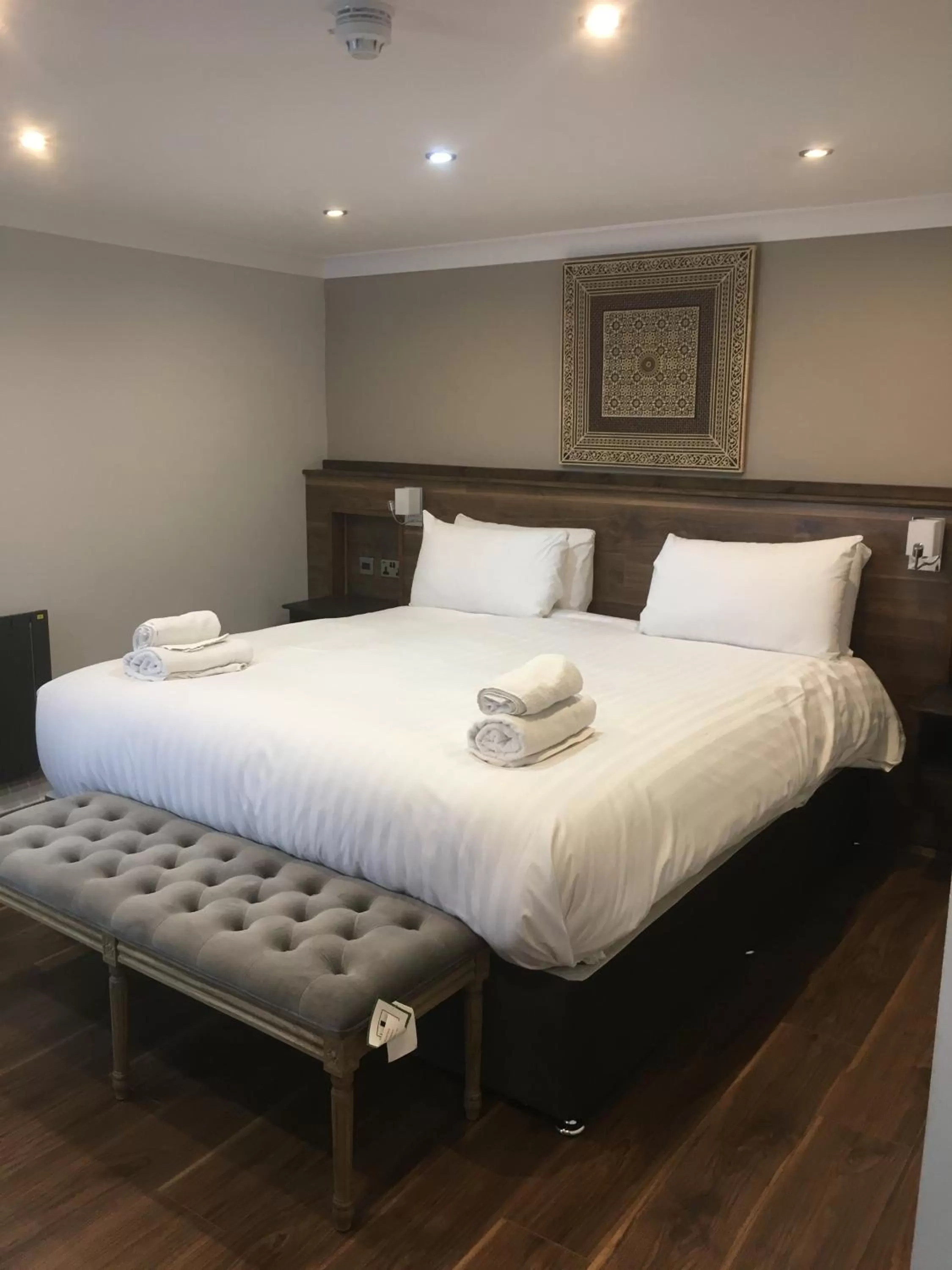 Bed in The Kings Arms Hotel