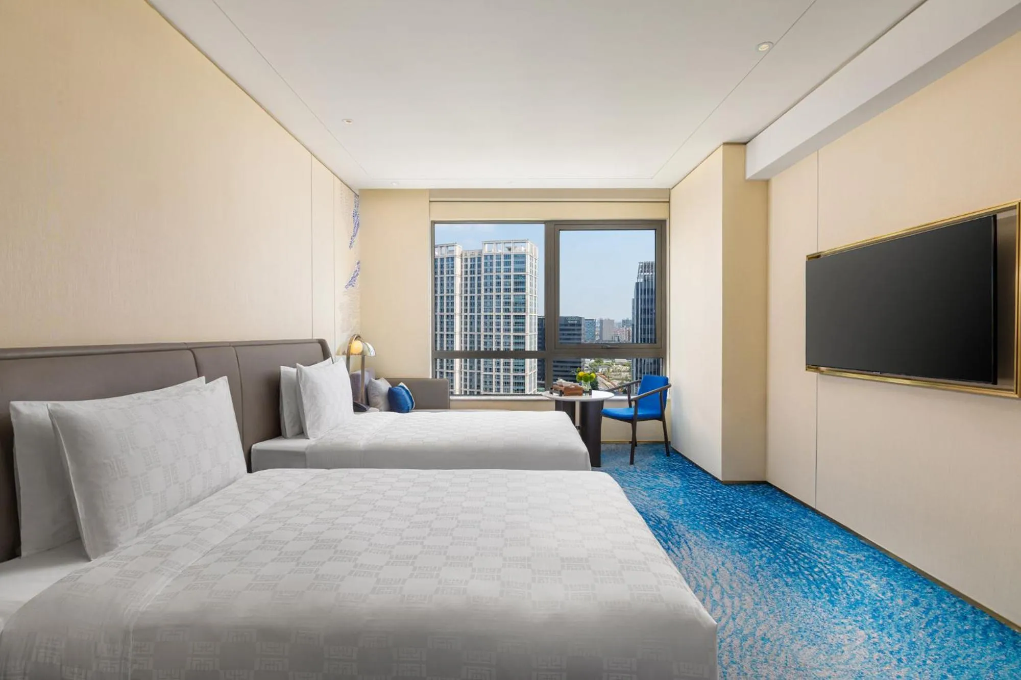 Bed in HUALUXE Shanghai Changfeng Park - Park Lake View