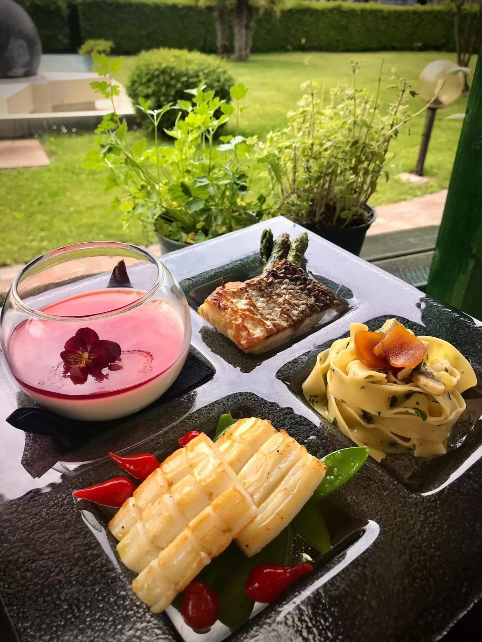 Food and drinks in Poli Hotel