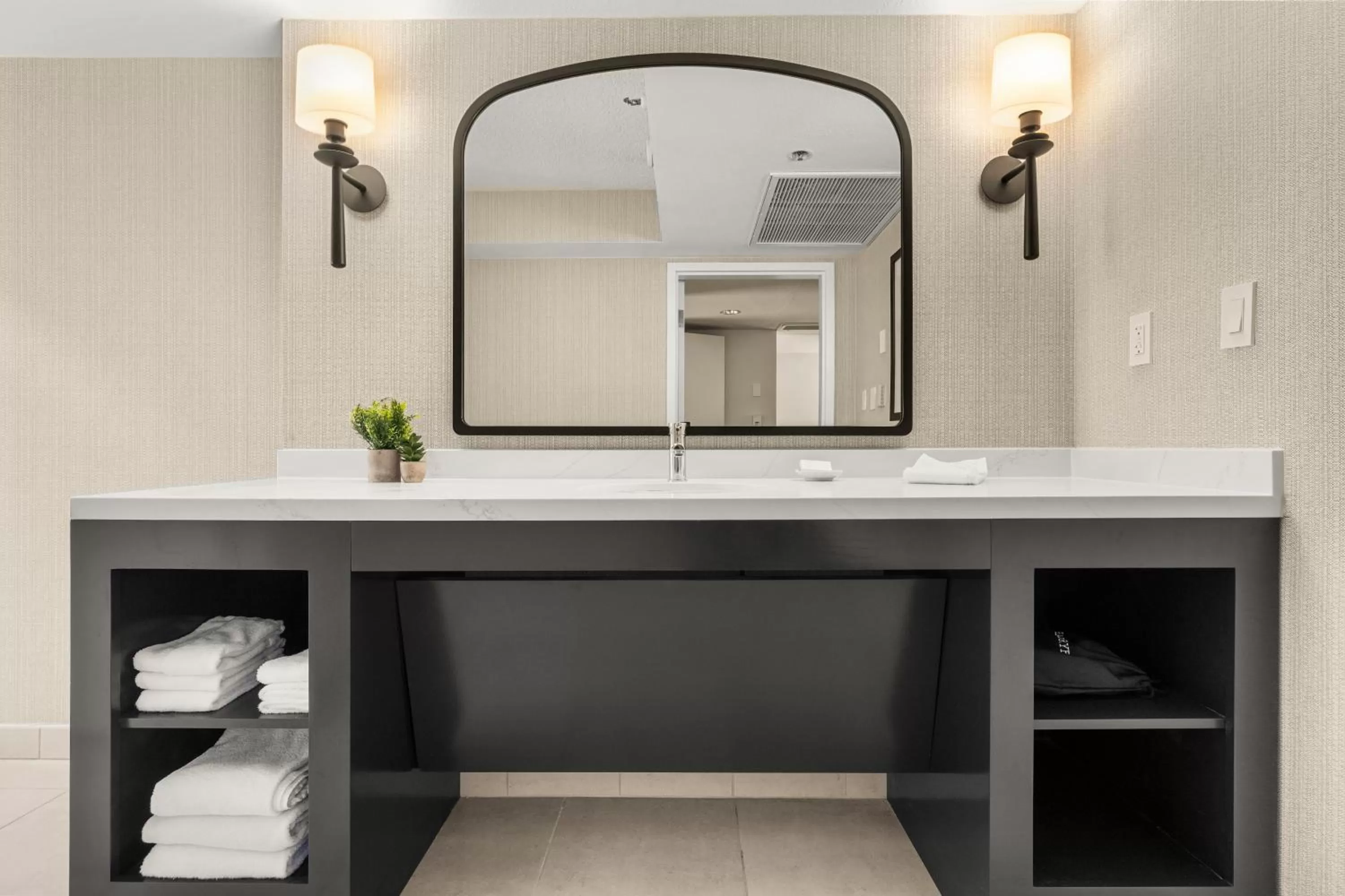 Bathroom in Embassy Suites by Hilton Los Angeles International Airport South