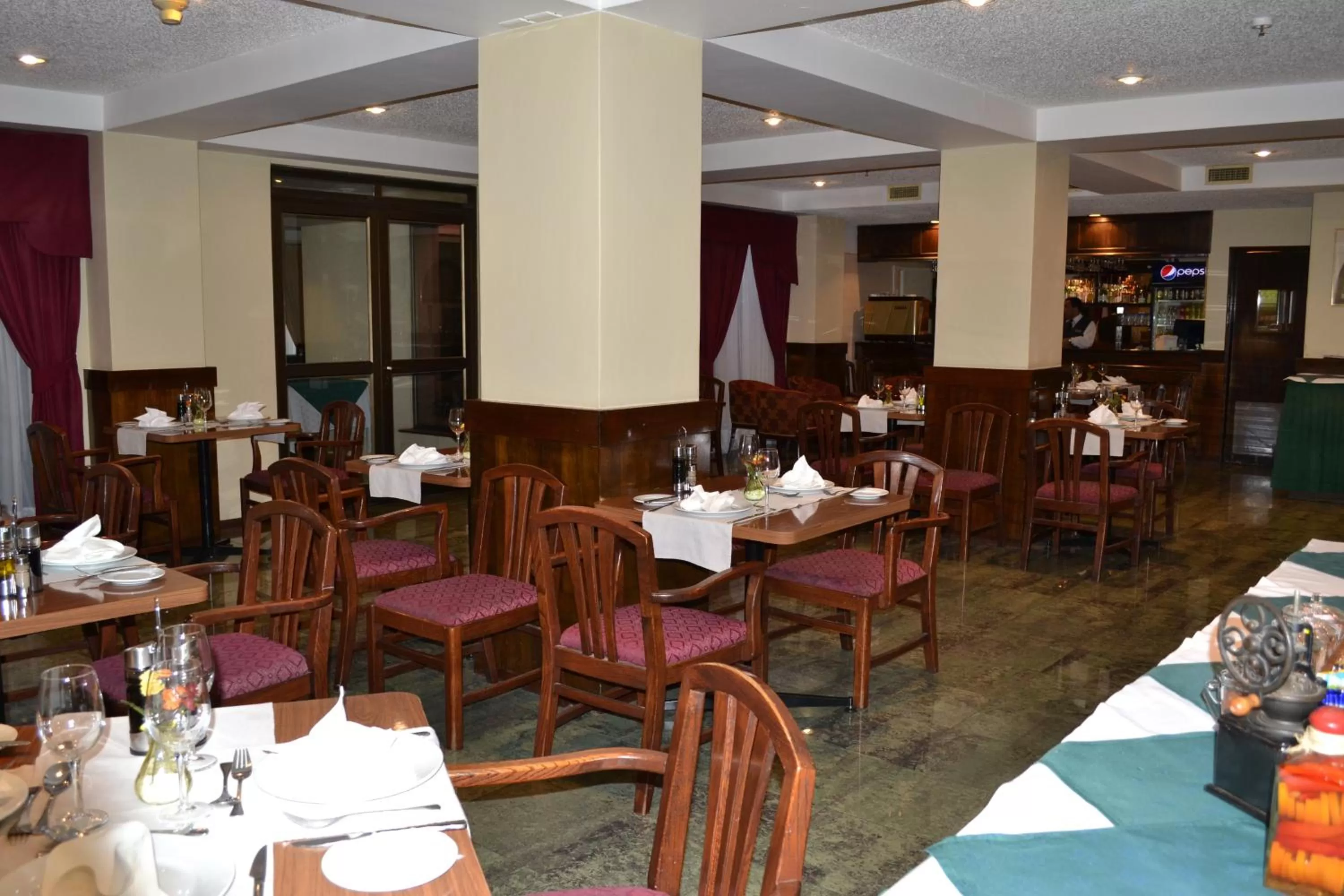 Restaurant/places to eat in Hotel Diego de Almagro Los Angeles