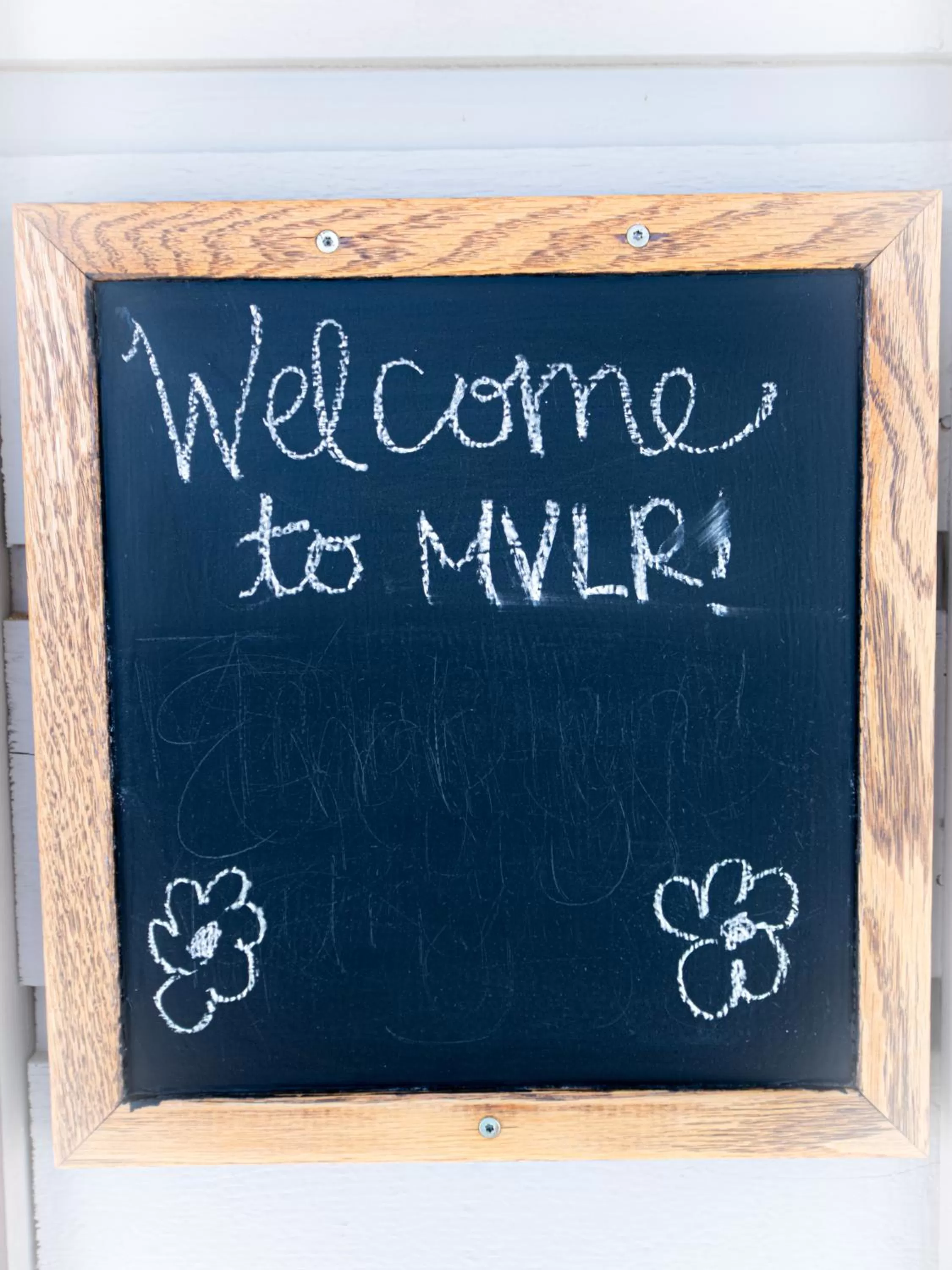 Logo/Certificate/Sign in Mountain View Lodge