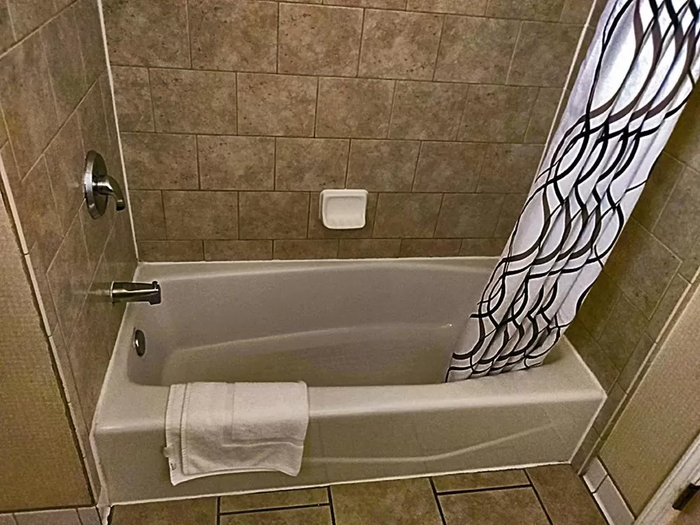 Bathroom in Metropolitan Inn Downtown Salt Lake City