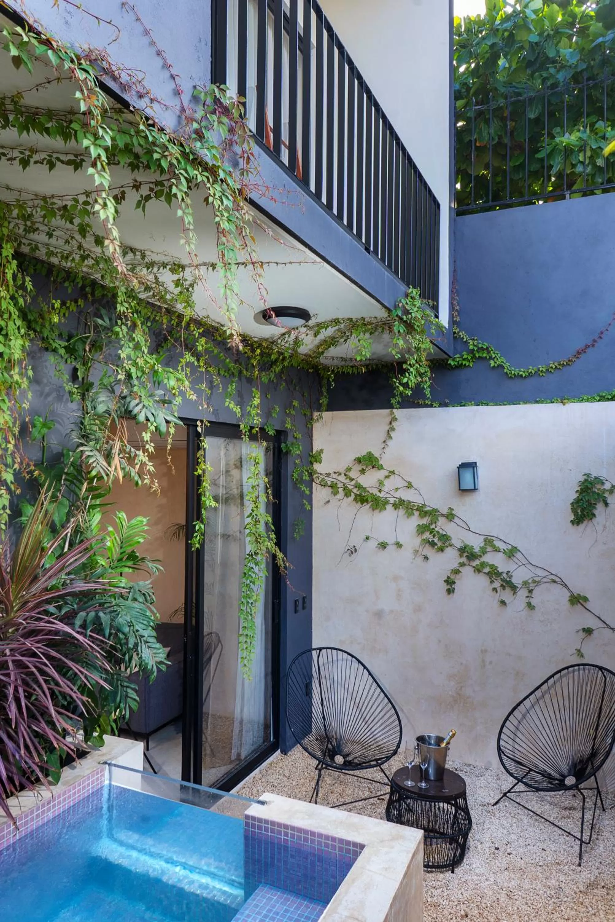 Swimming Pool in UJO Condo Boutique