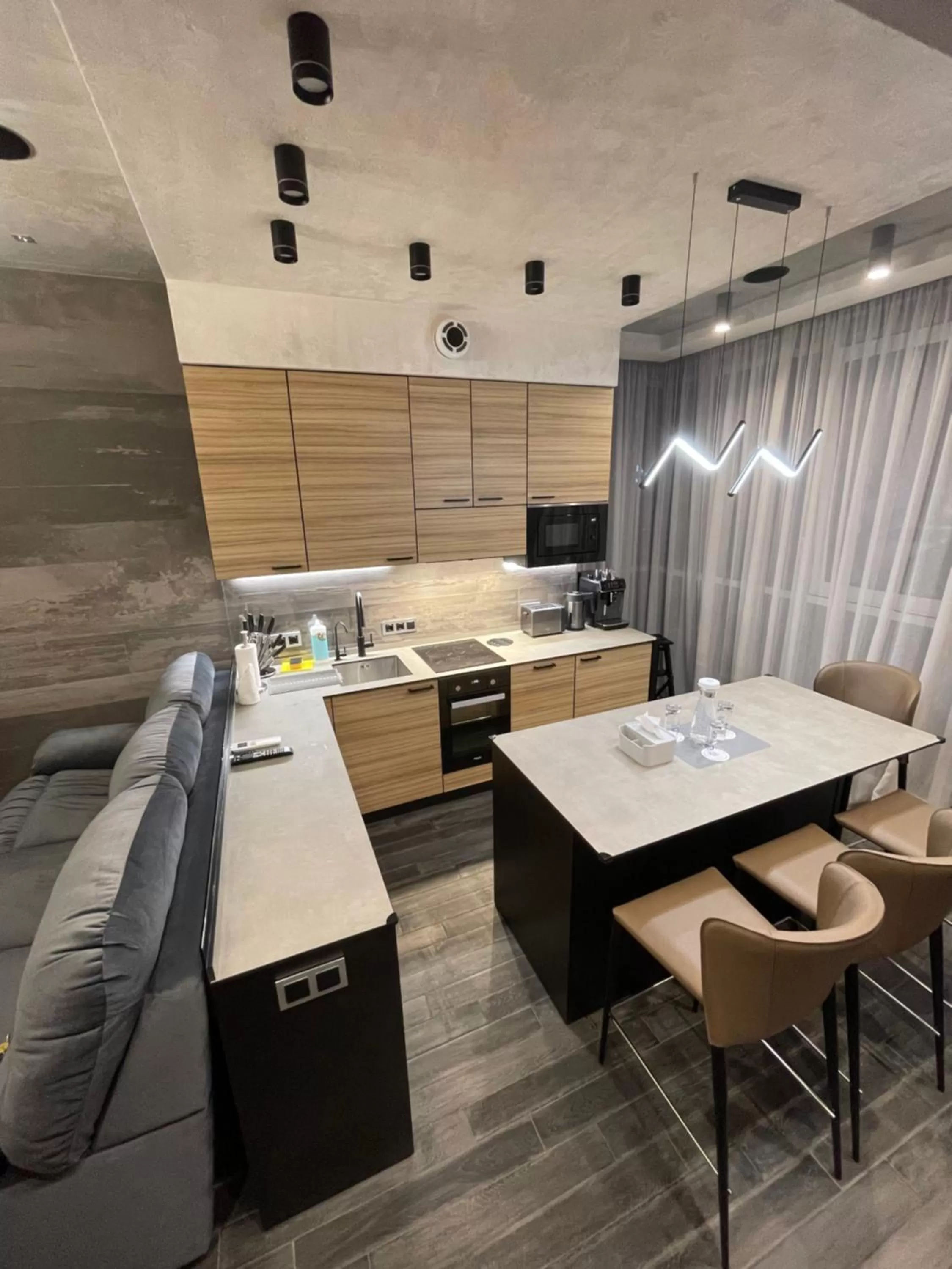 Restaurant/Places to Eat in ACCOMMODO192