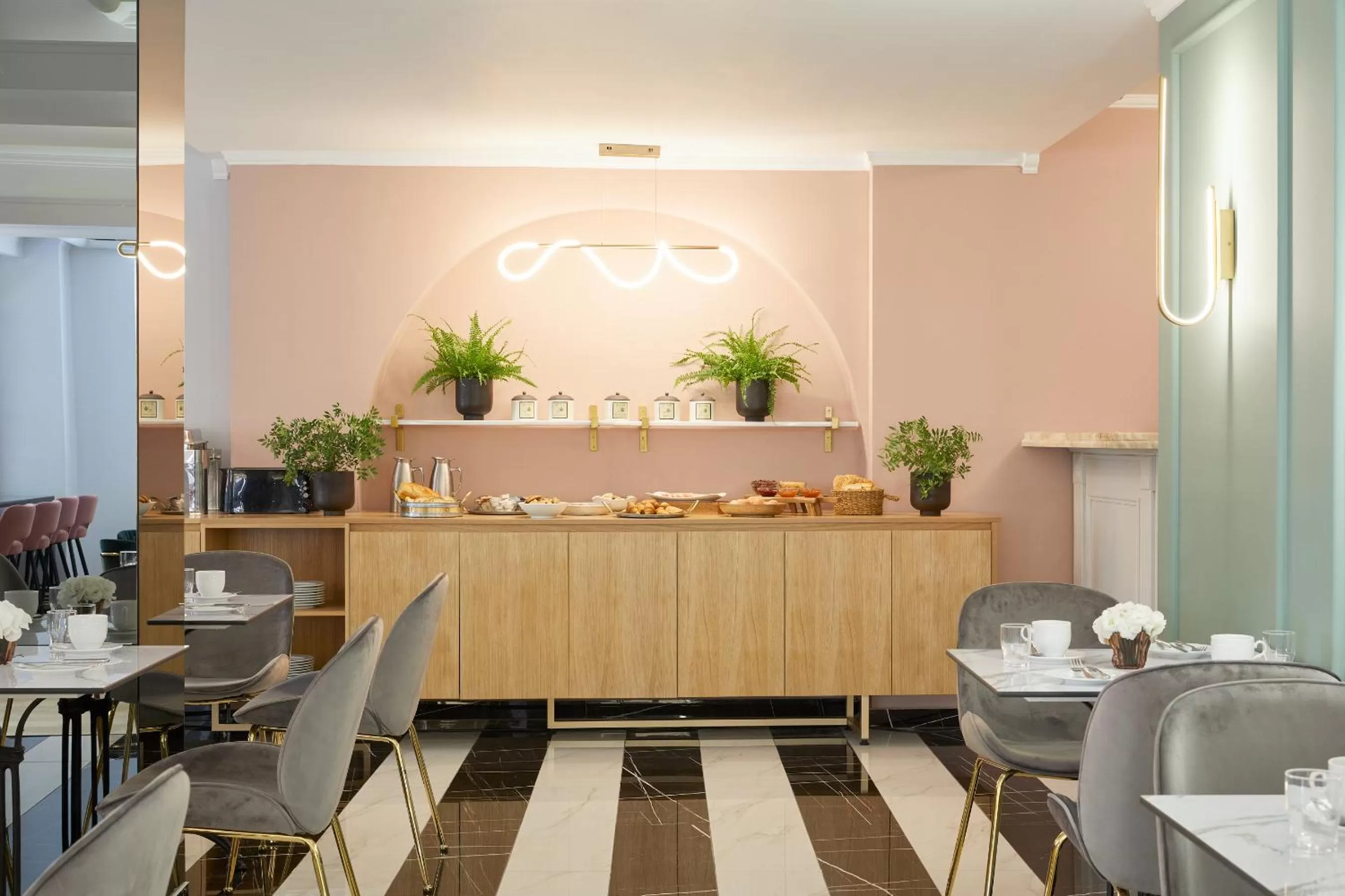 Breakfast in Hotel Luxembourg