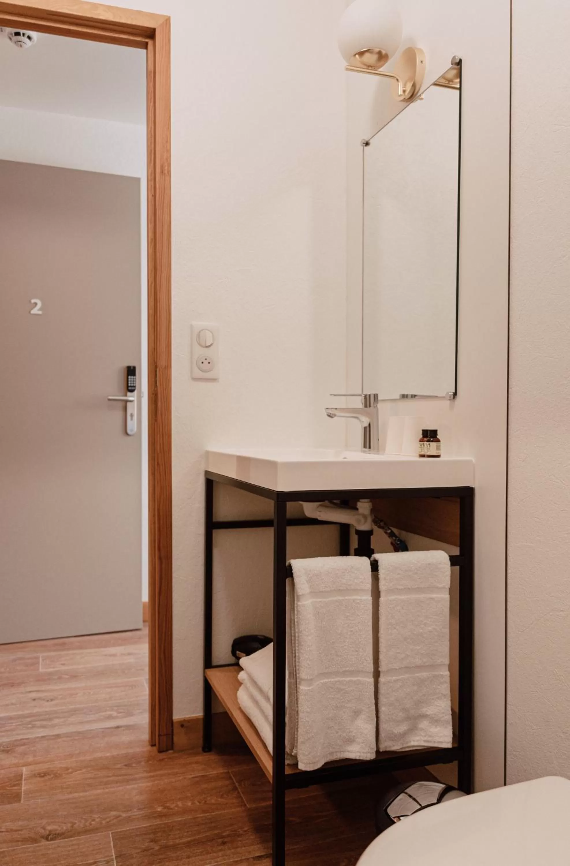 Bathroom in Mage hôtels - Hôtel la grenette - Brasserie Bonté Divine