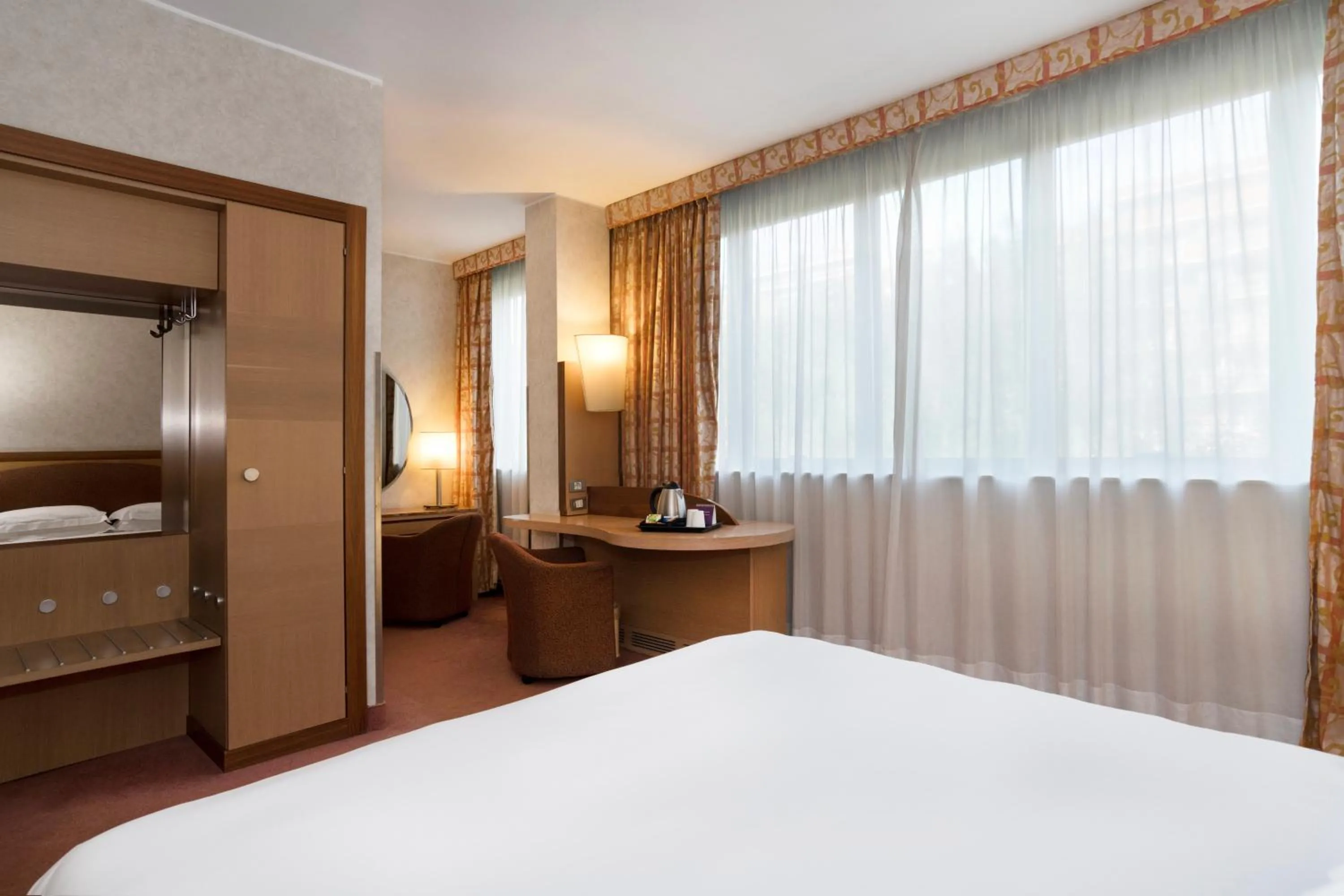 Bedroom, Bed in Mercure Roma West