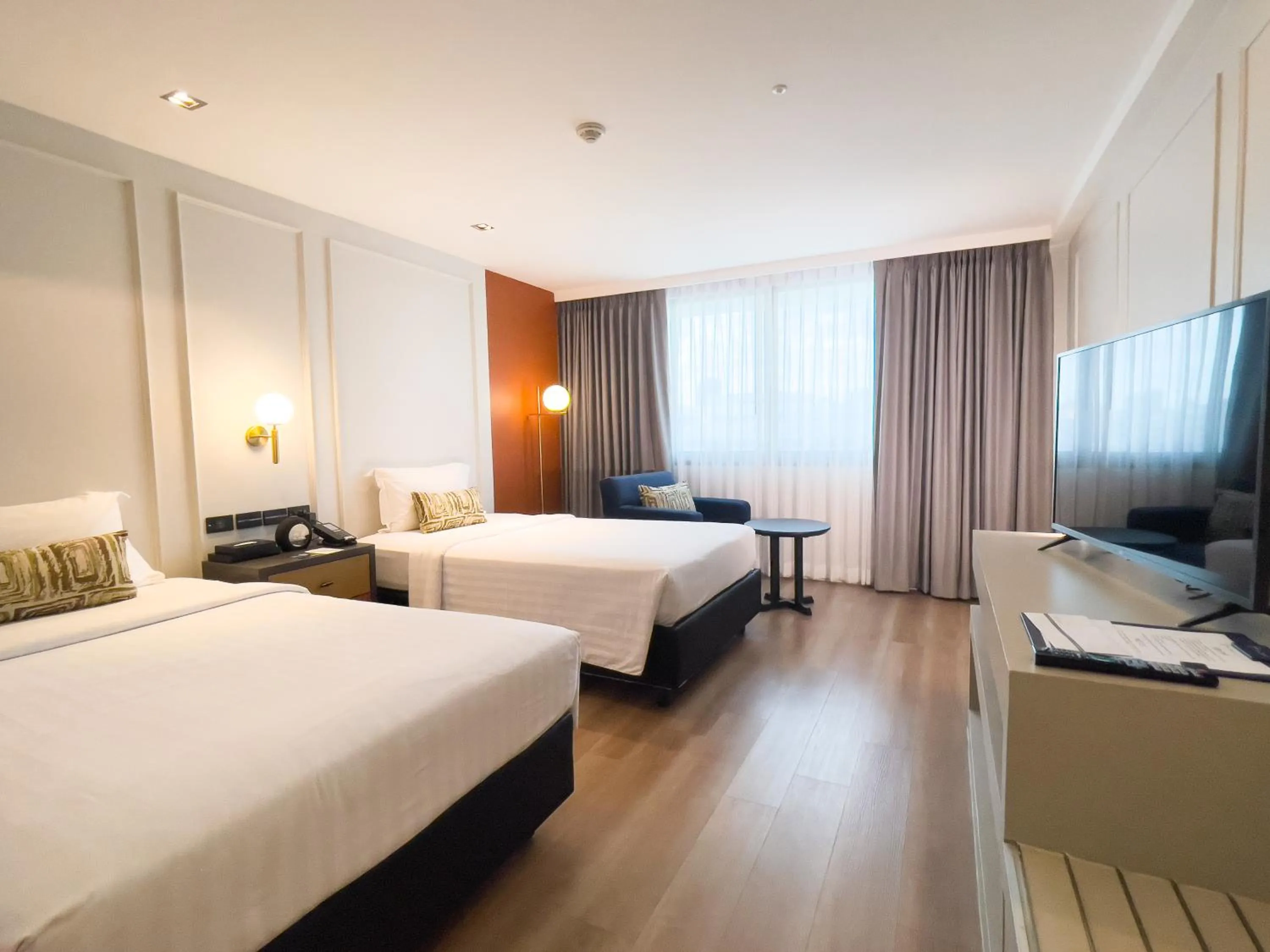 View (from property/room), Bed in A-ONE Bangkok Hotel