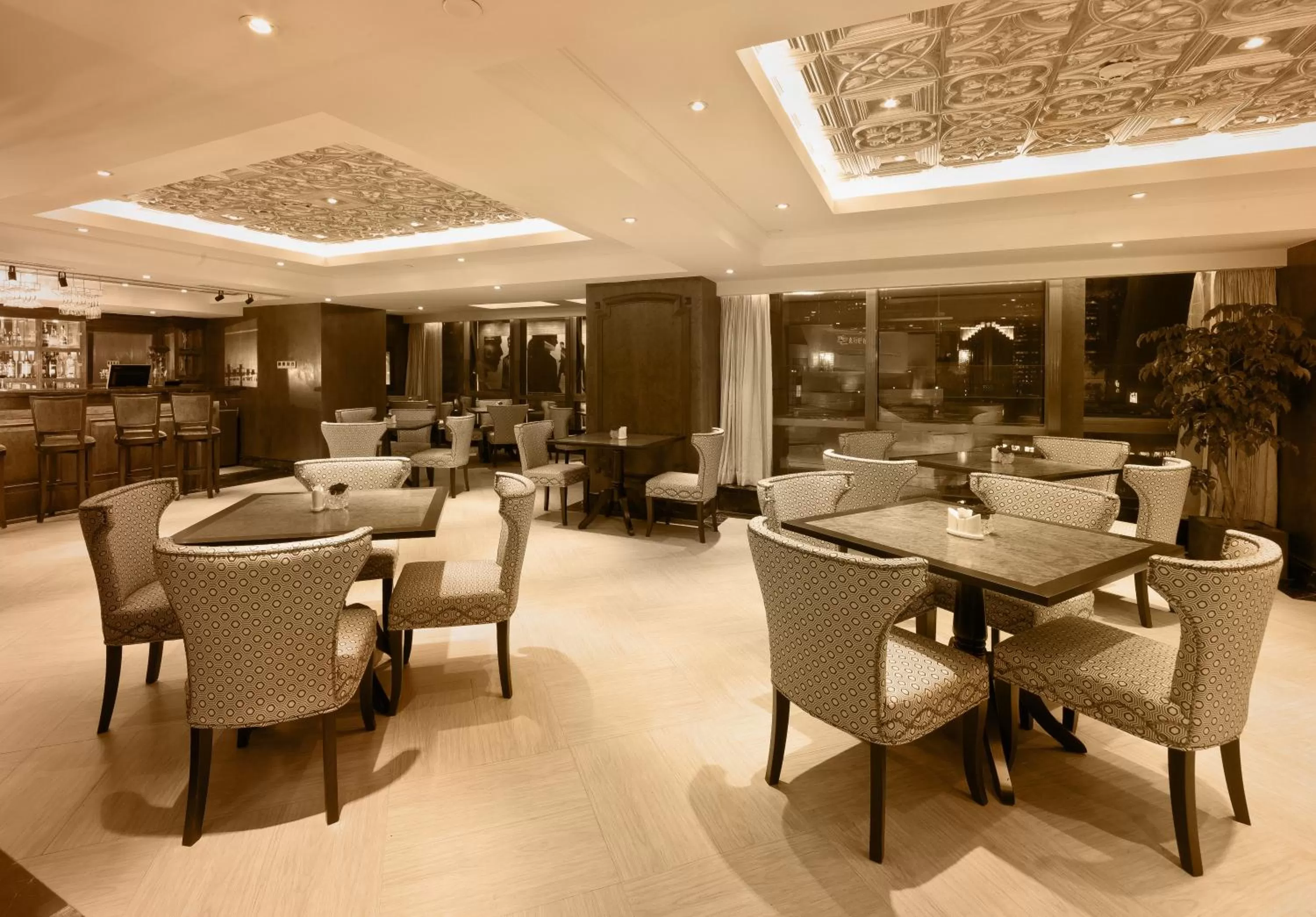 Lounge or bar in Paramount Gallery Hotel