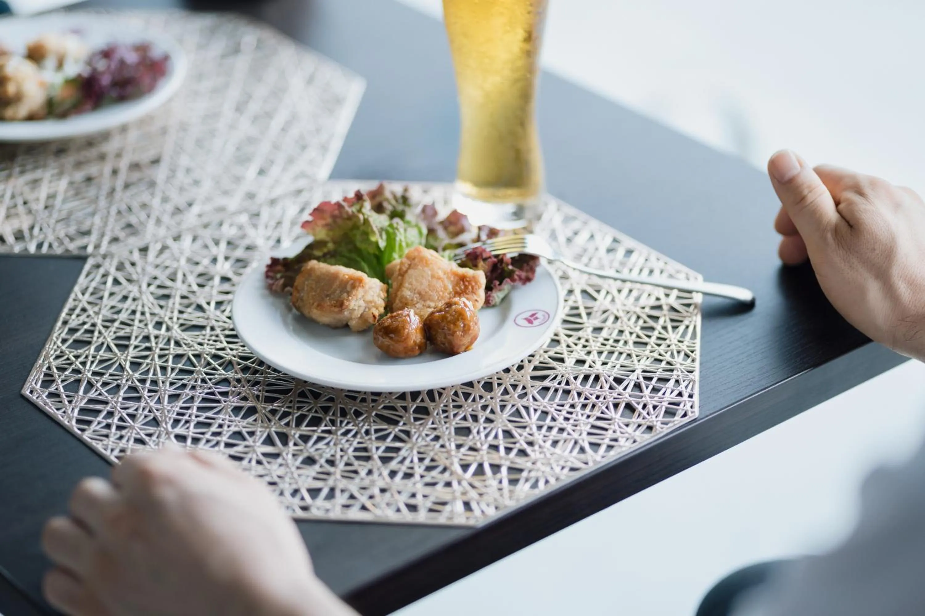 Restaurant/places to eat in Hotel Sun