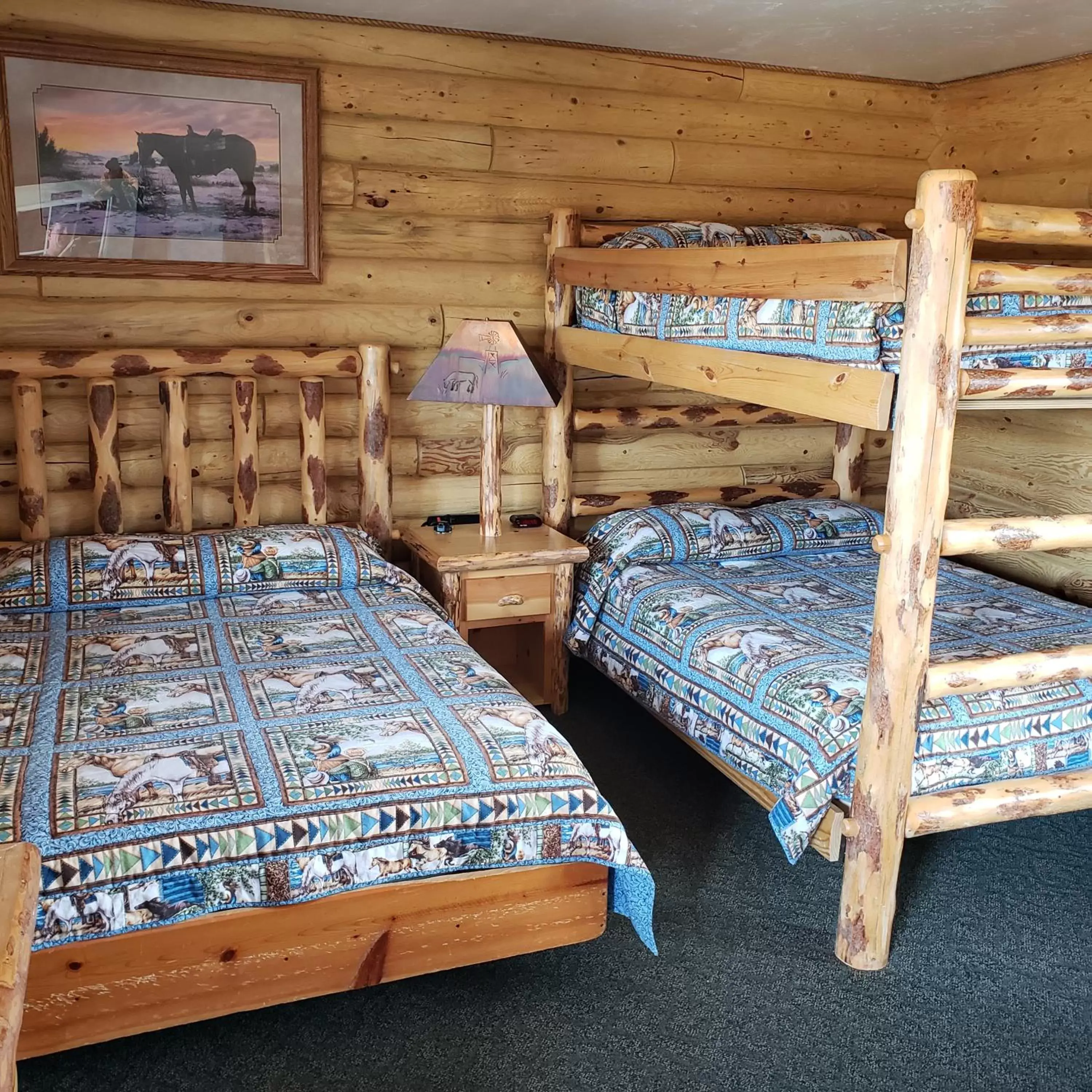 Standard Triple Room in Wolf Den Log Cabin Motel and RV Park Standard Triple Room in Wolf Den Log Cabin Motel and RV Park