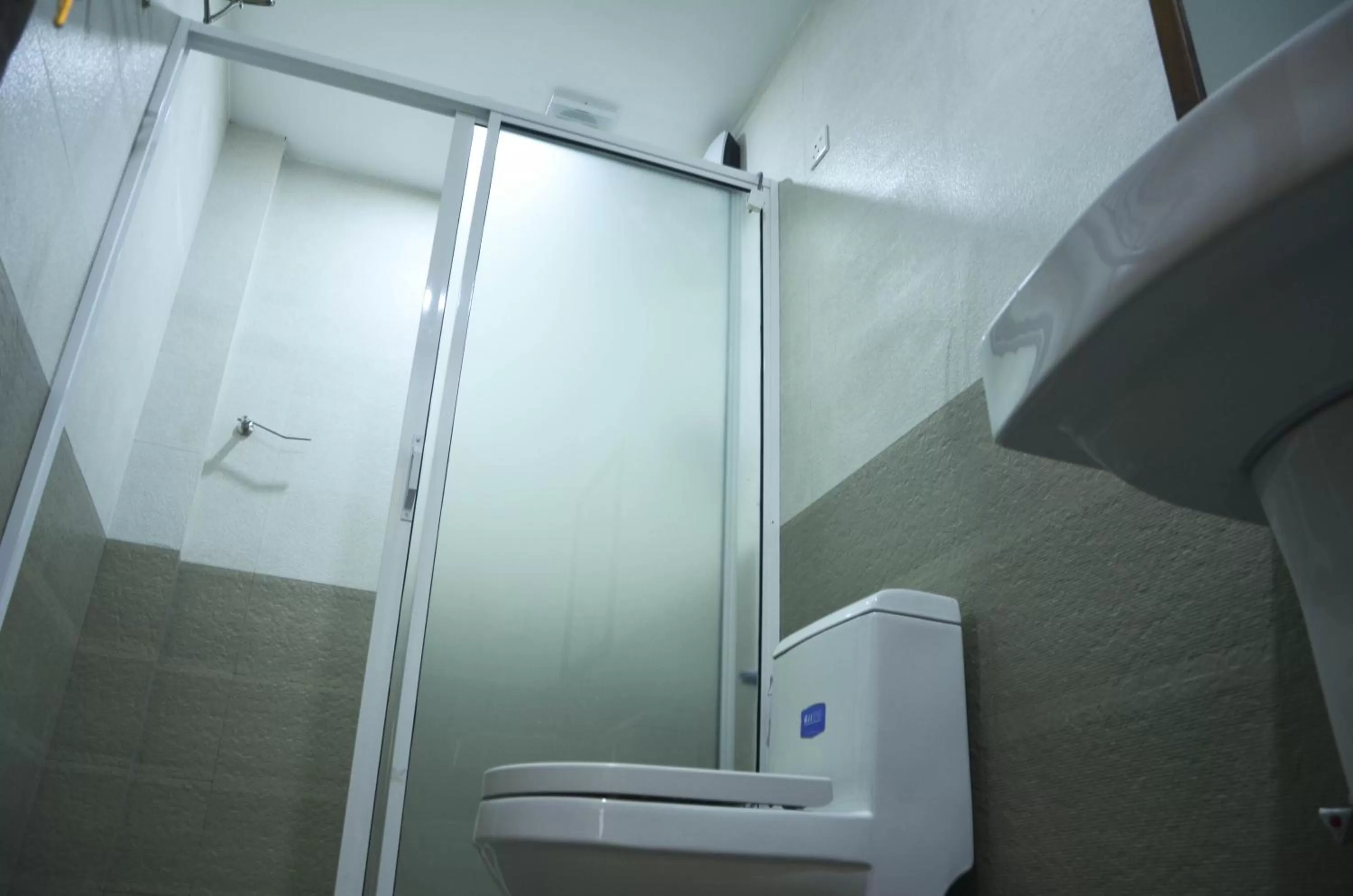 Bathroom in Kandy Rivers Edge Nature Resort