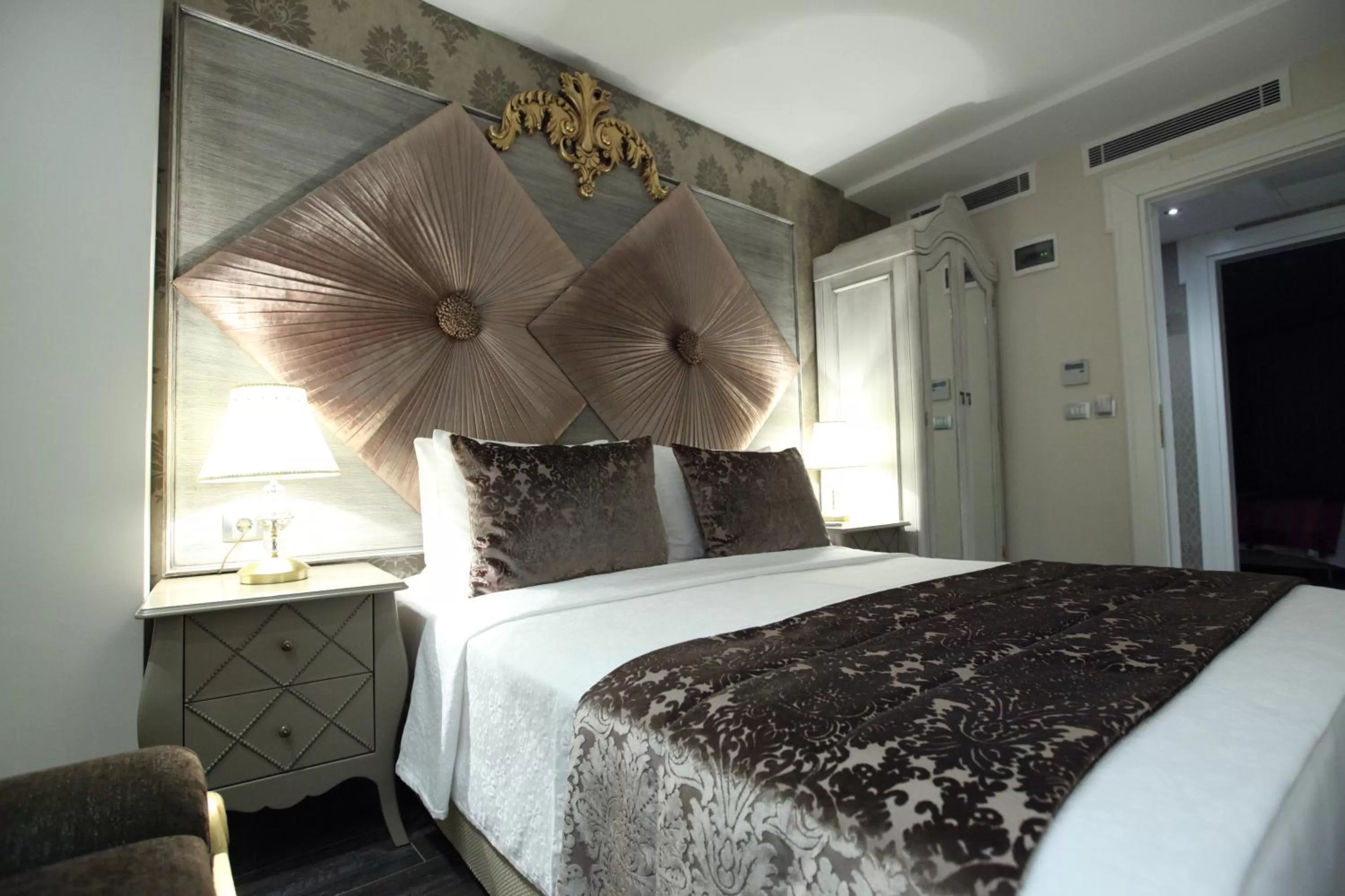 Photo of the whole room, Bed in Katelya Hotel