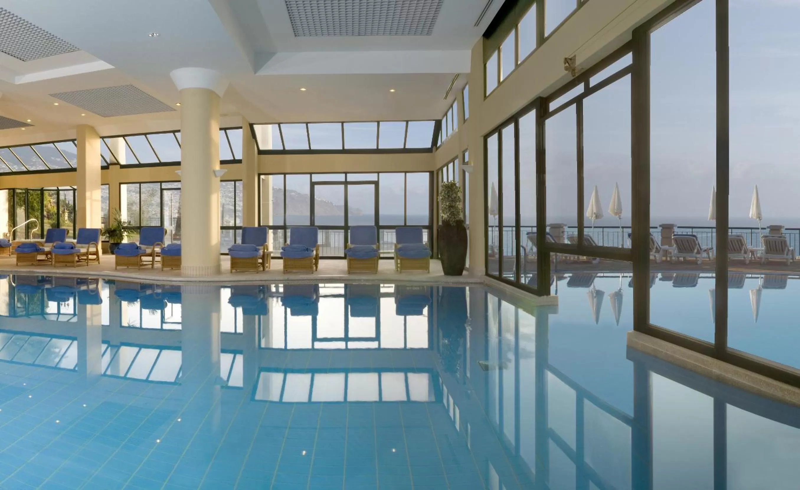 Swimming pool in The Cliff Bay - PortoBay