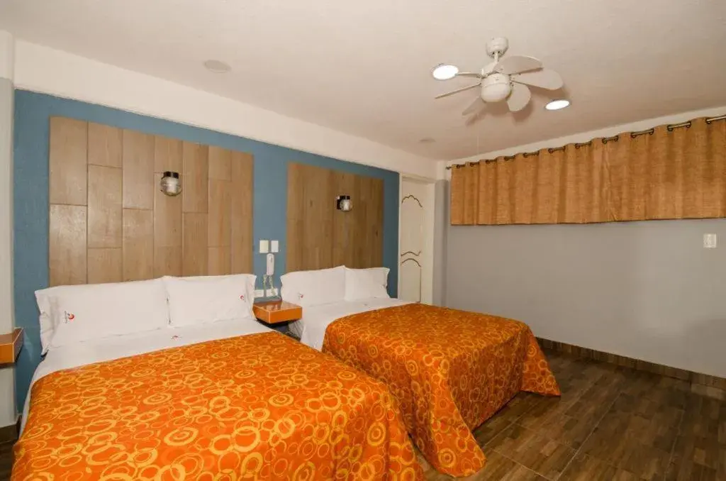 Superior Twin Room - single occupancy in Hotel Central Puebla Superior Twin Room - single occupancy in Hotel Central Puebla