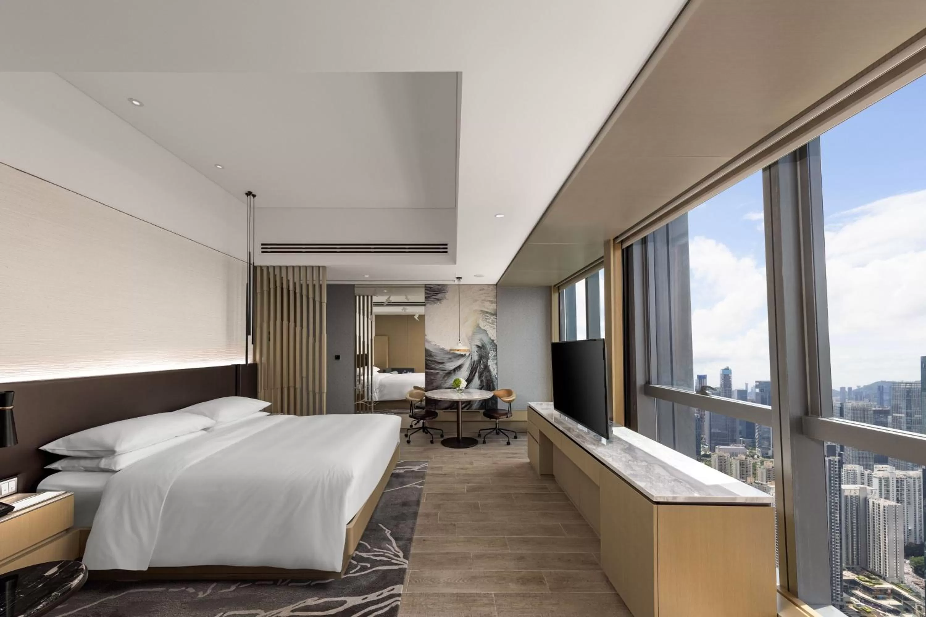 Photo of the whole room, Bed in Renaissance Shenzhen Bay Hotel