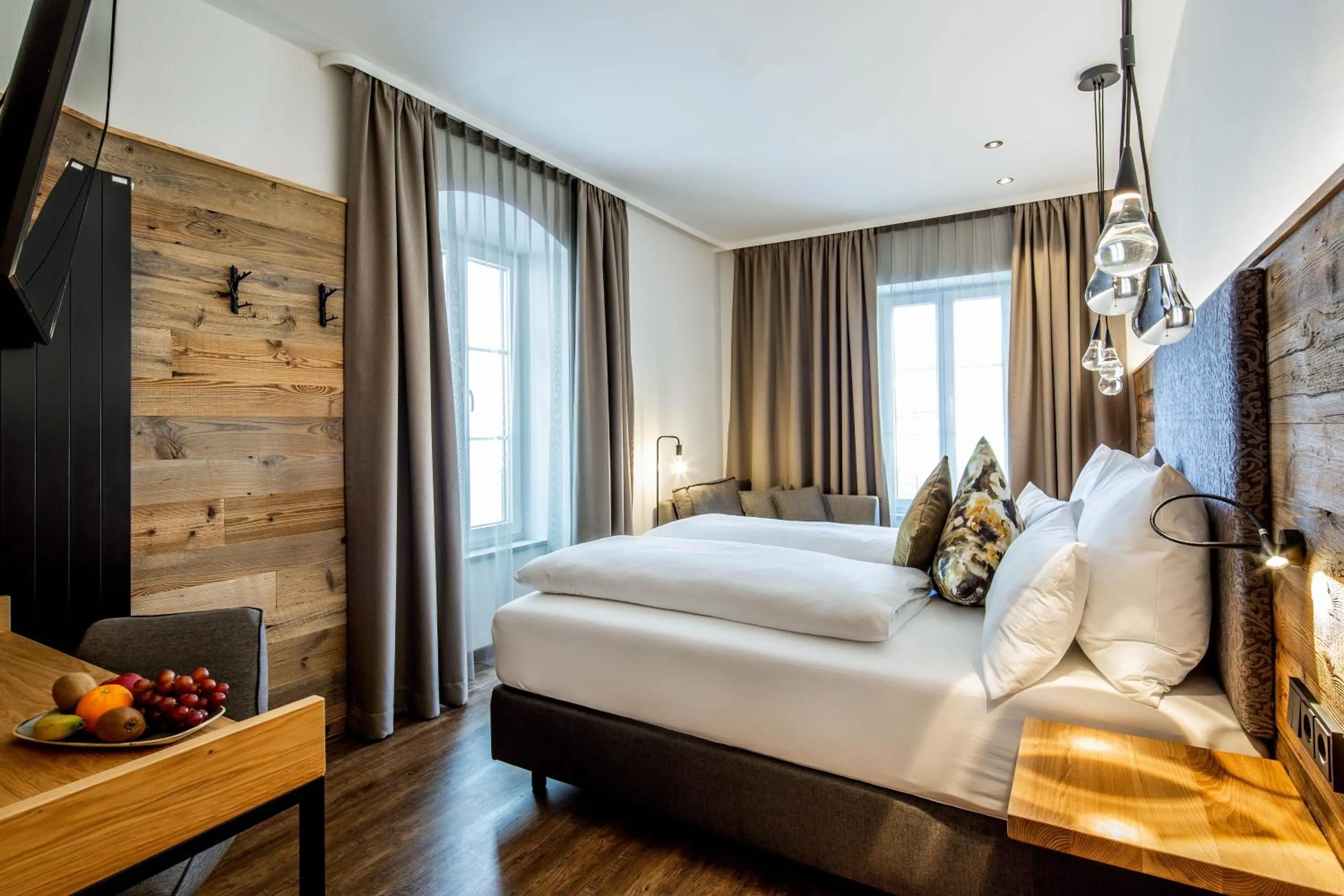 Photo of the whole room, Bed in Hotel Zum Stemplinger Hansl