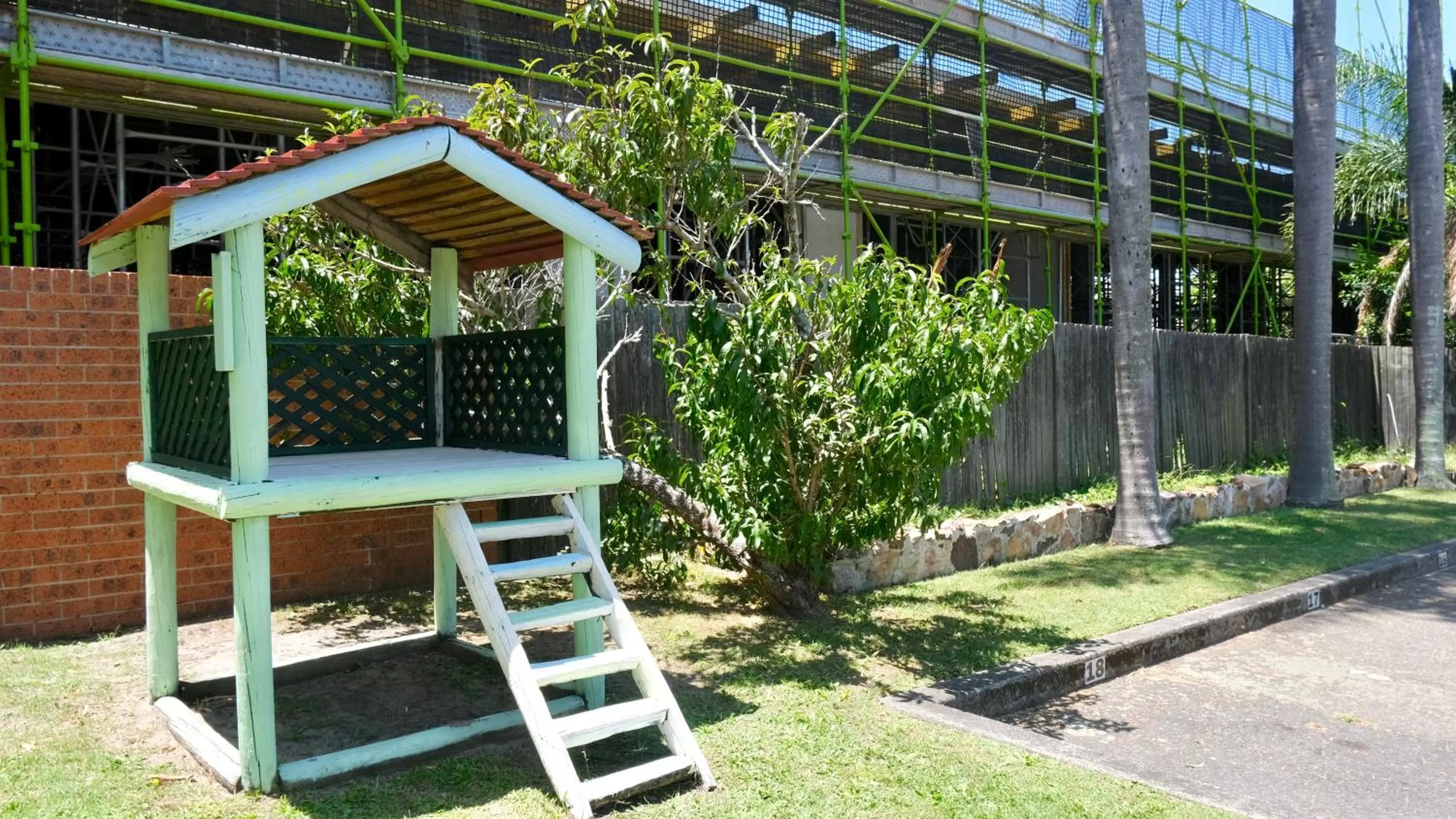 BBQ facilities in Sapphire Palms Motel