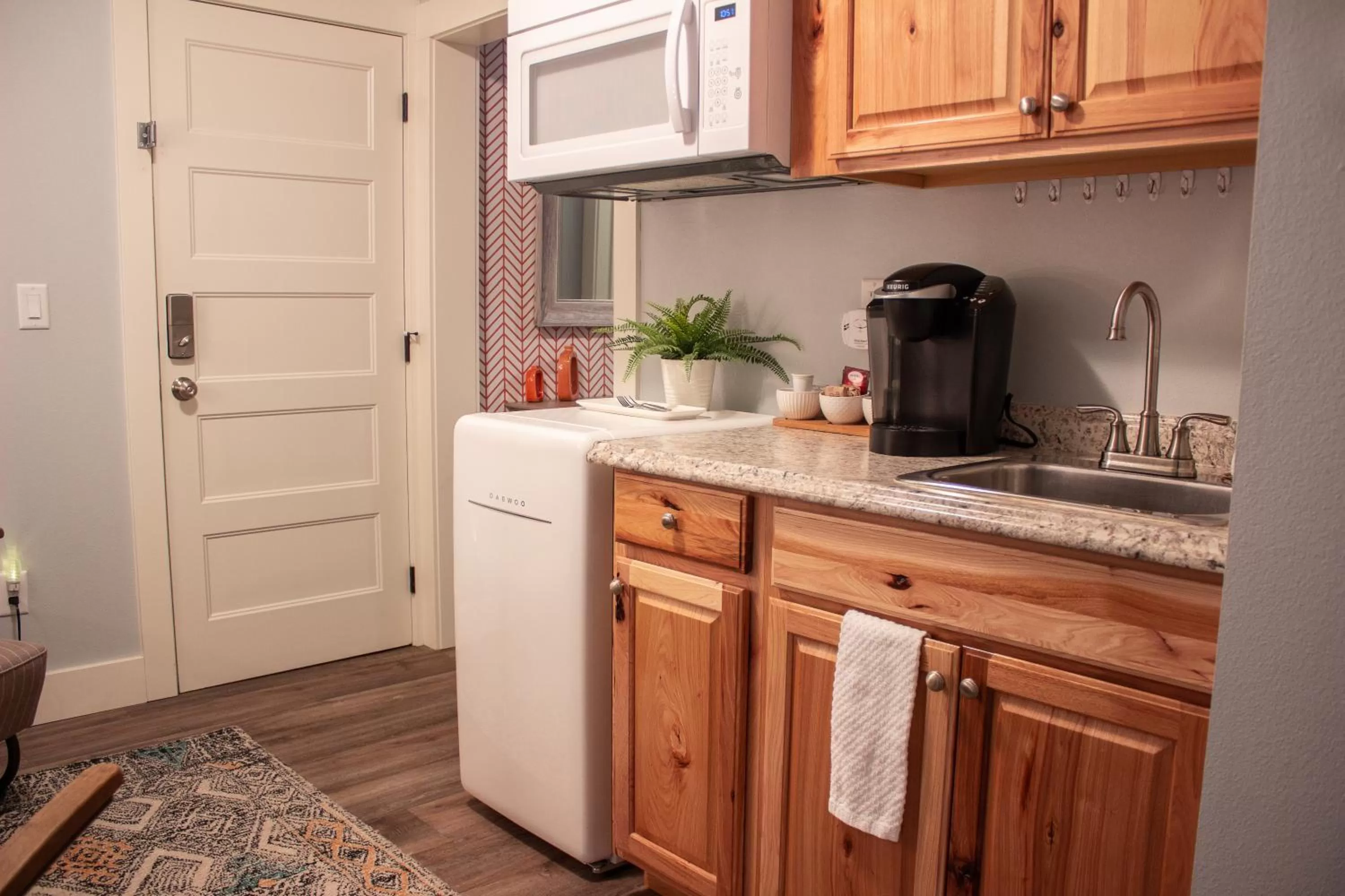 Kitchen or kitchenette in Douglas On Third