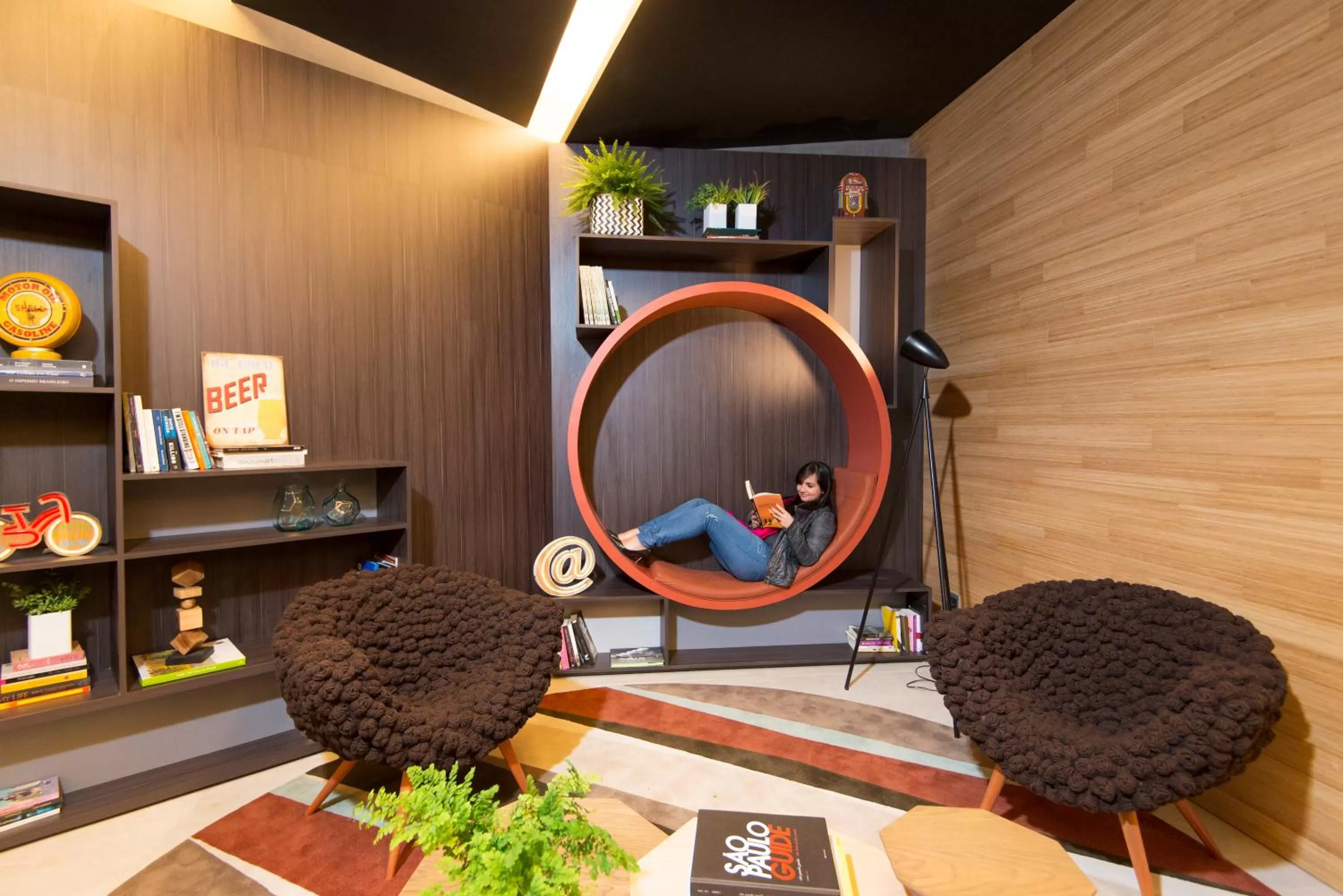 Communal lounge/ TV room in Novotel São Paulo Berrini